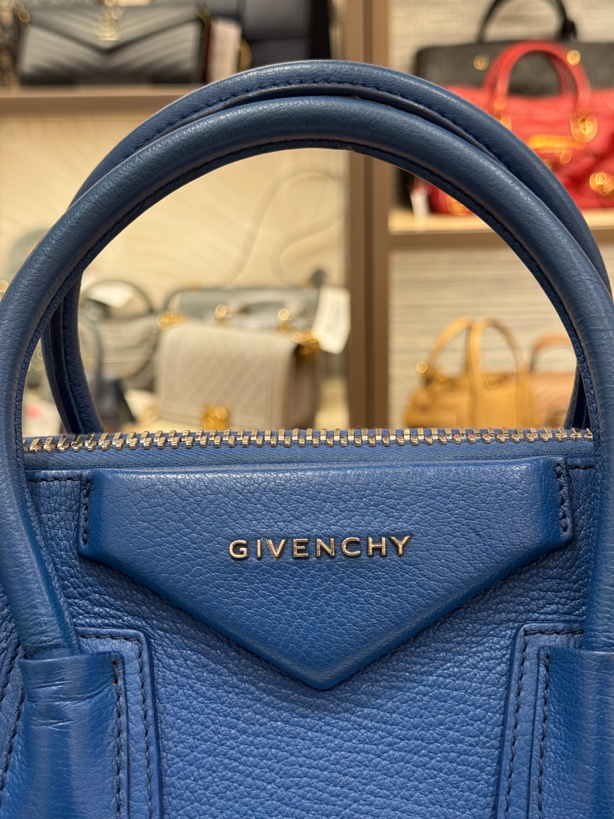 Givenchy Antigona Small