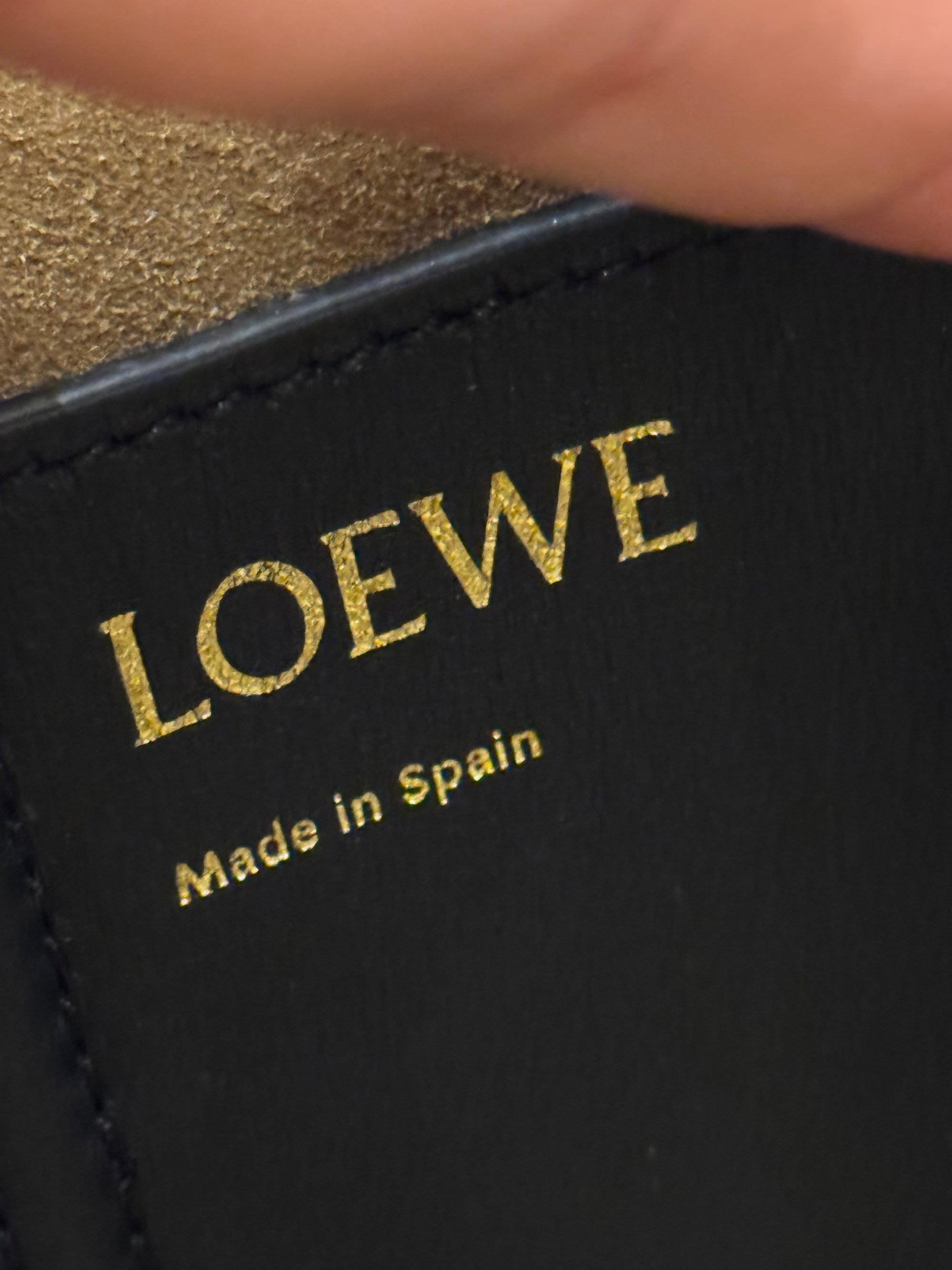 Loewe Pebble Bucket Medium
