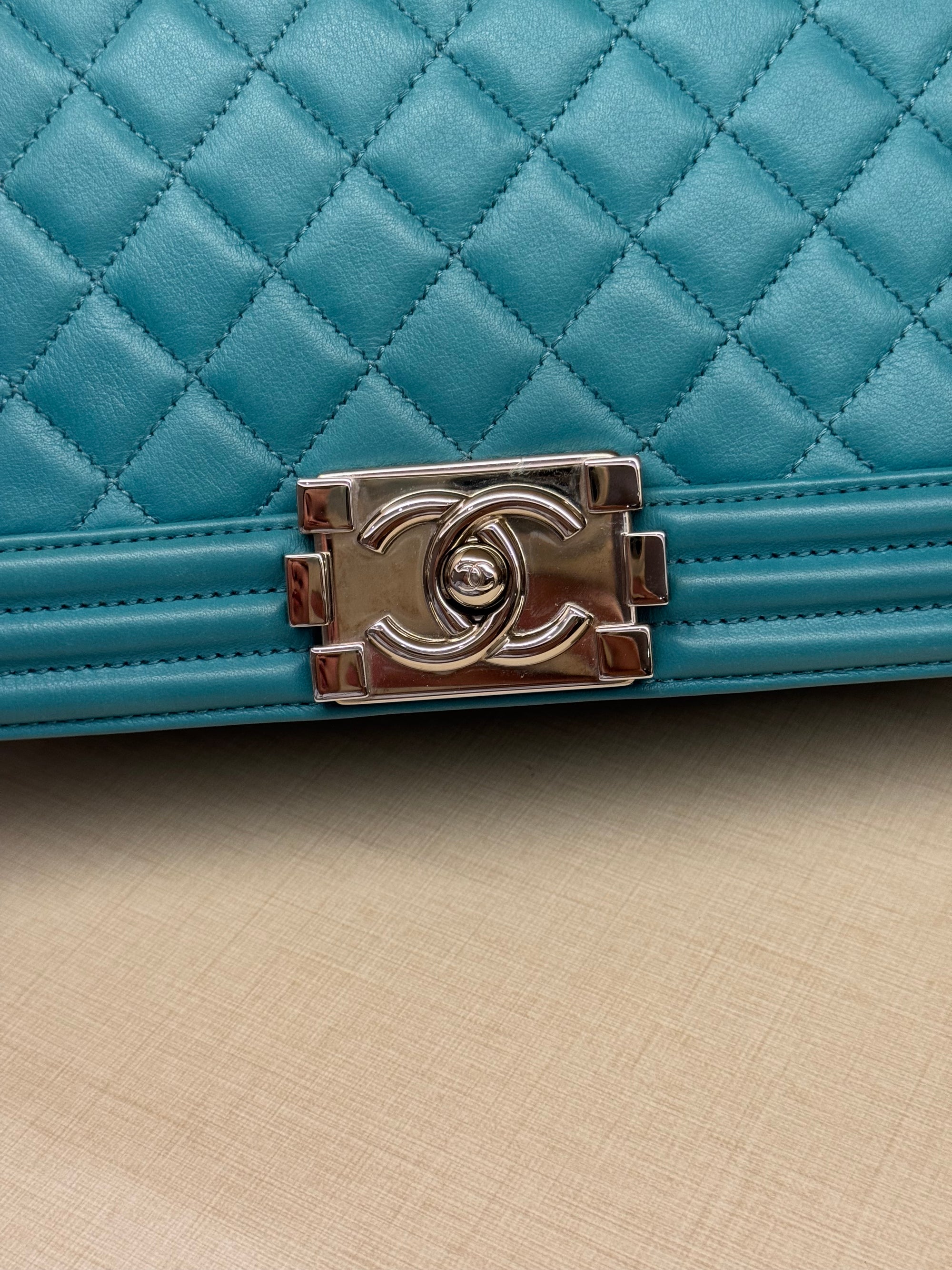 Chanel Boy Medium