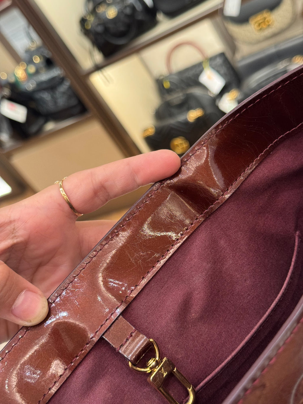 Louis Vuitton Wilshire Vernis Monogram Rouge