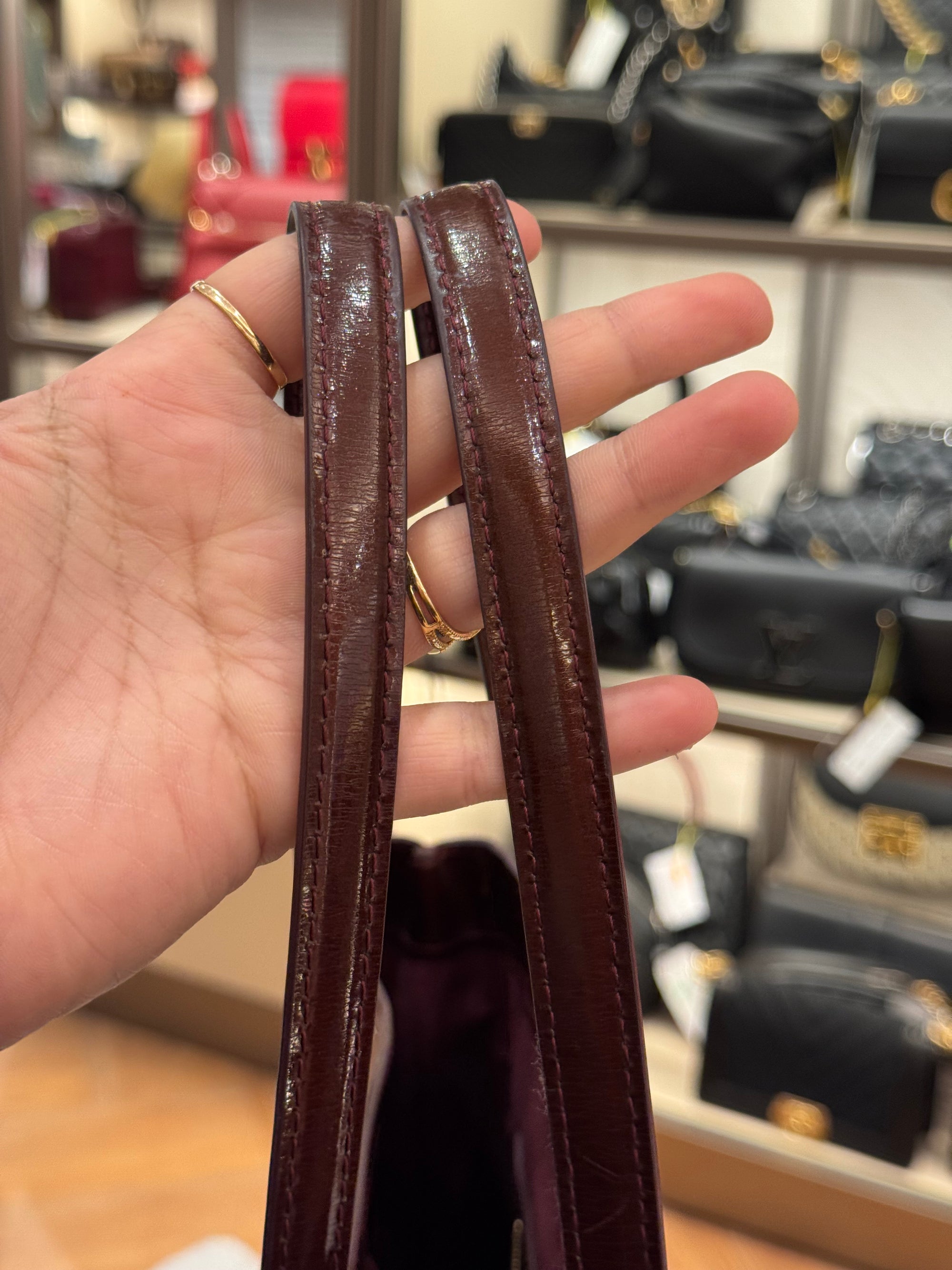 Louis Vuitton Wilshire Vernis Monogram Rouge