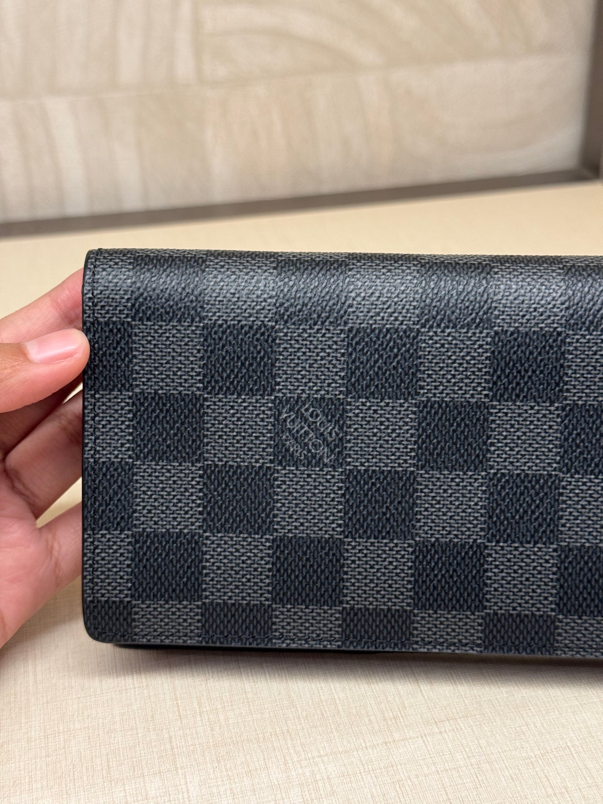 Louis Vuitton Brazza Damier Graphite