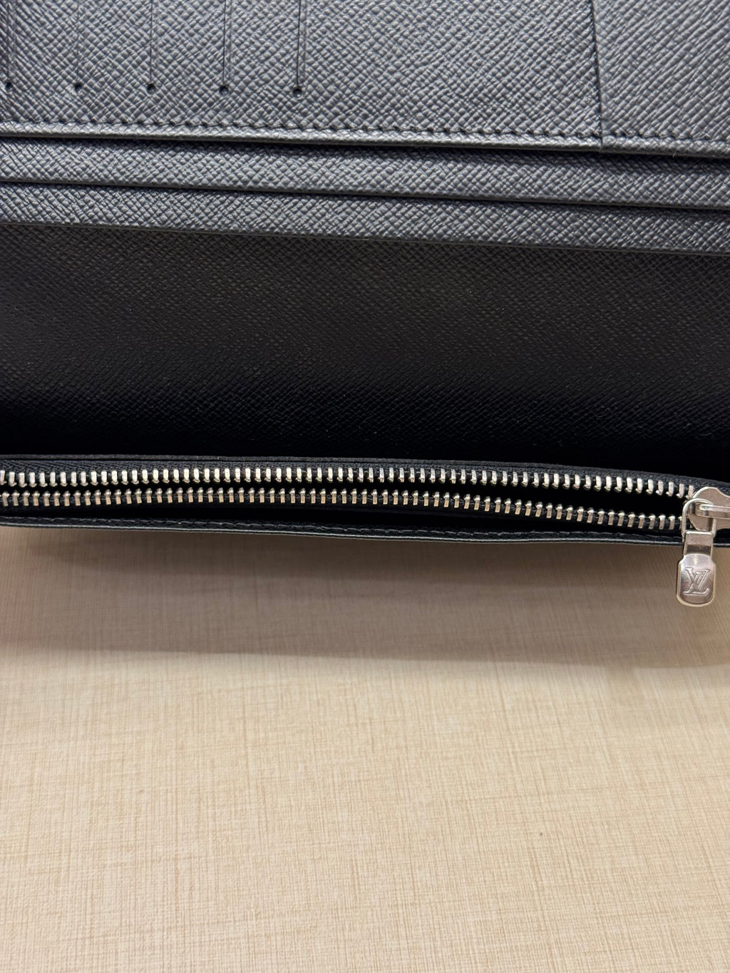 Louis Vuitton Brazza Damier Graphite