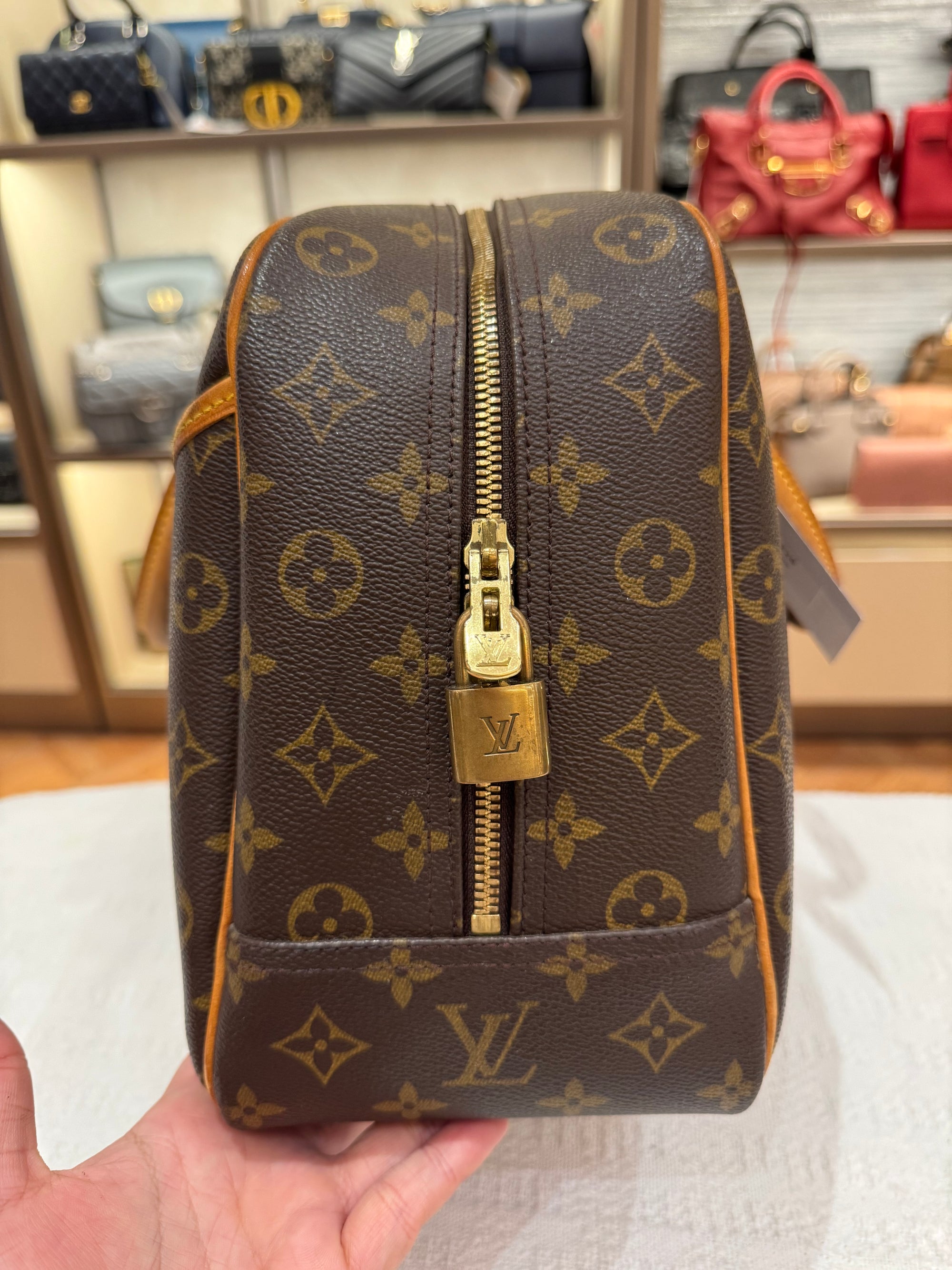 Louis Vuitton Deauville Monogram