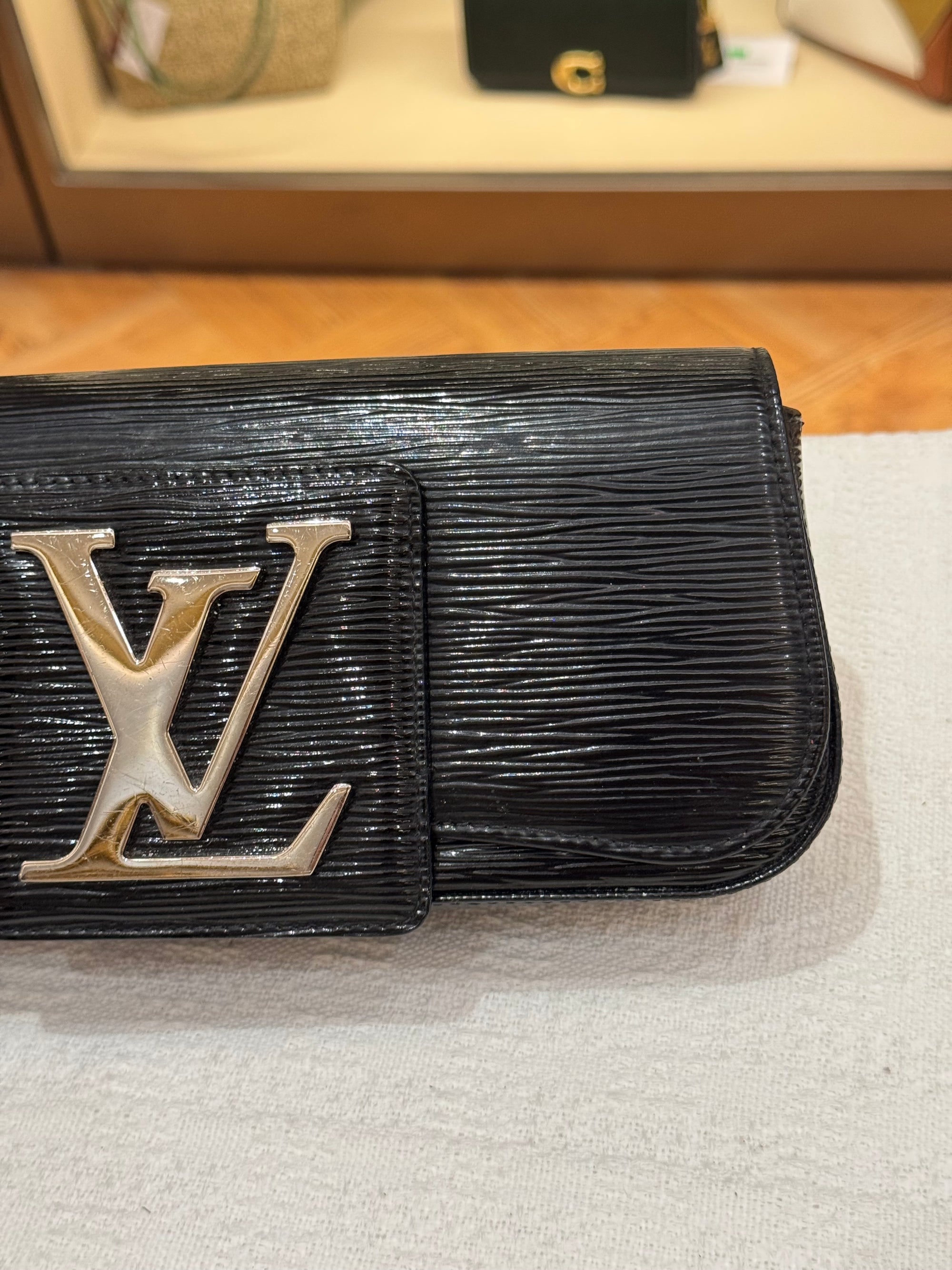 Louis Vuitton Sobe Epi Clutch