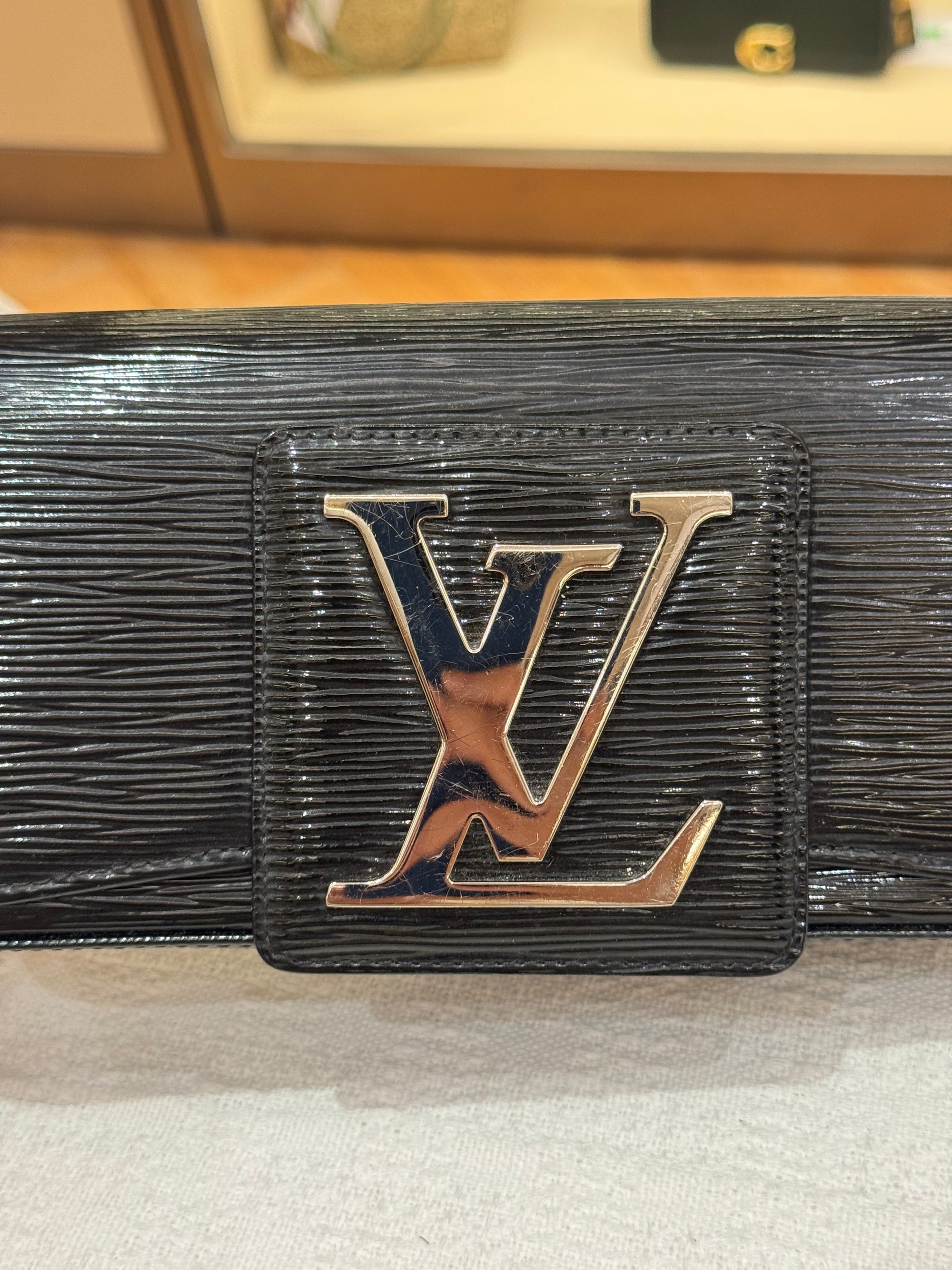 Louis Vuitton Sobe Epi Clutch