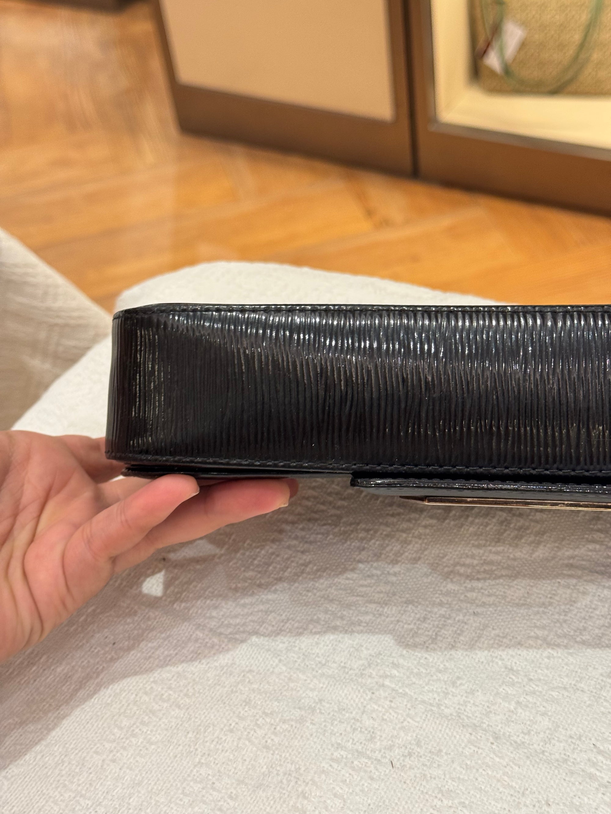 Louis Vuitton Sobe Epi Clutch