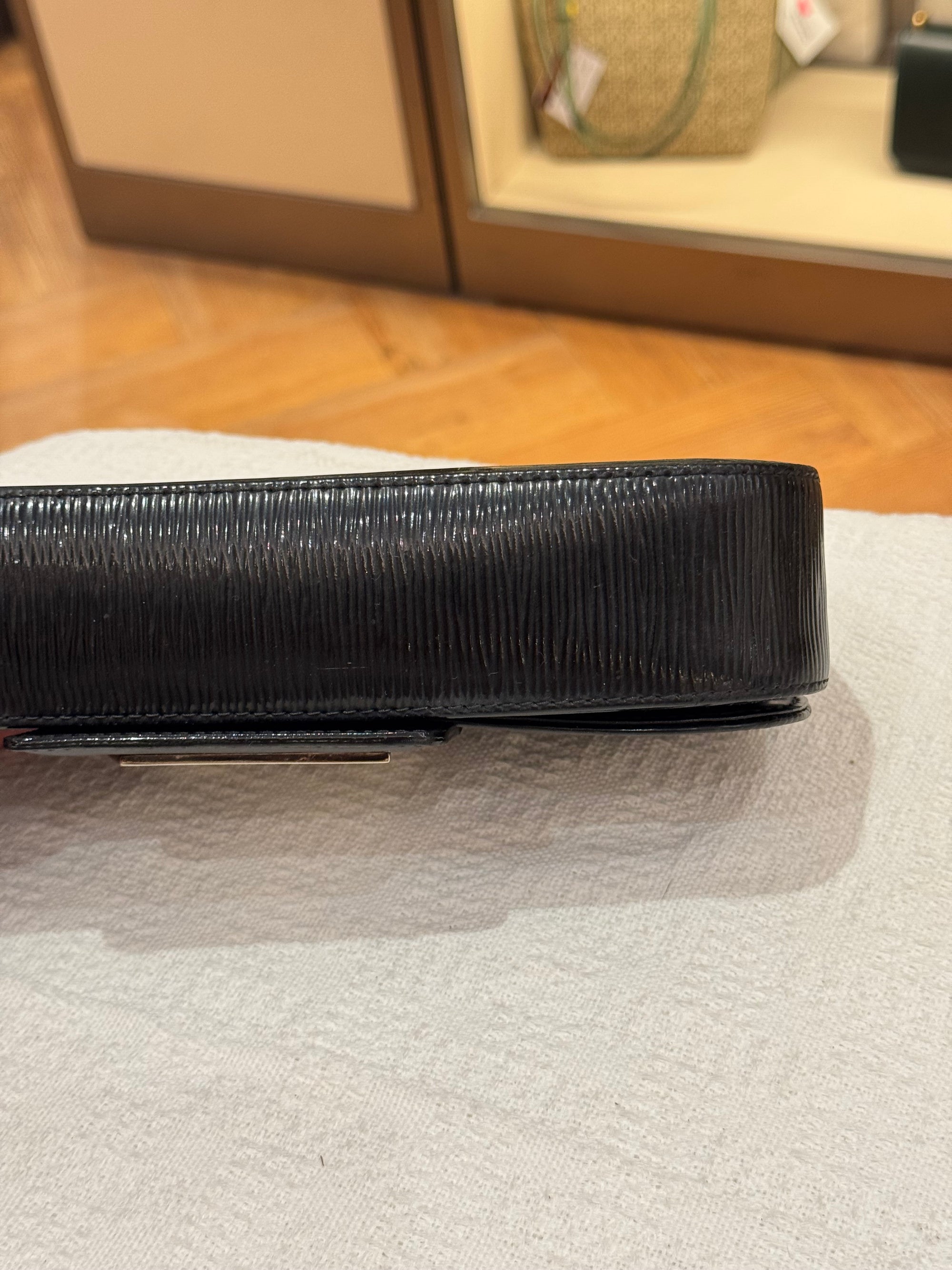 Louis Vuitton Sobe Epi Clutch