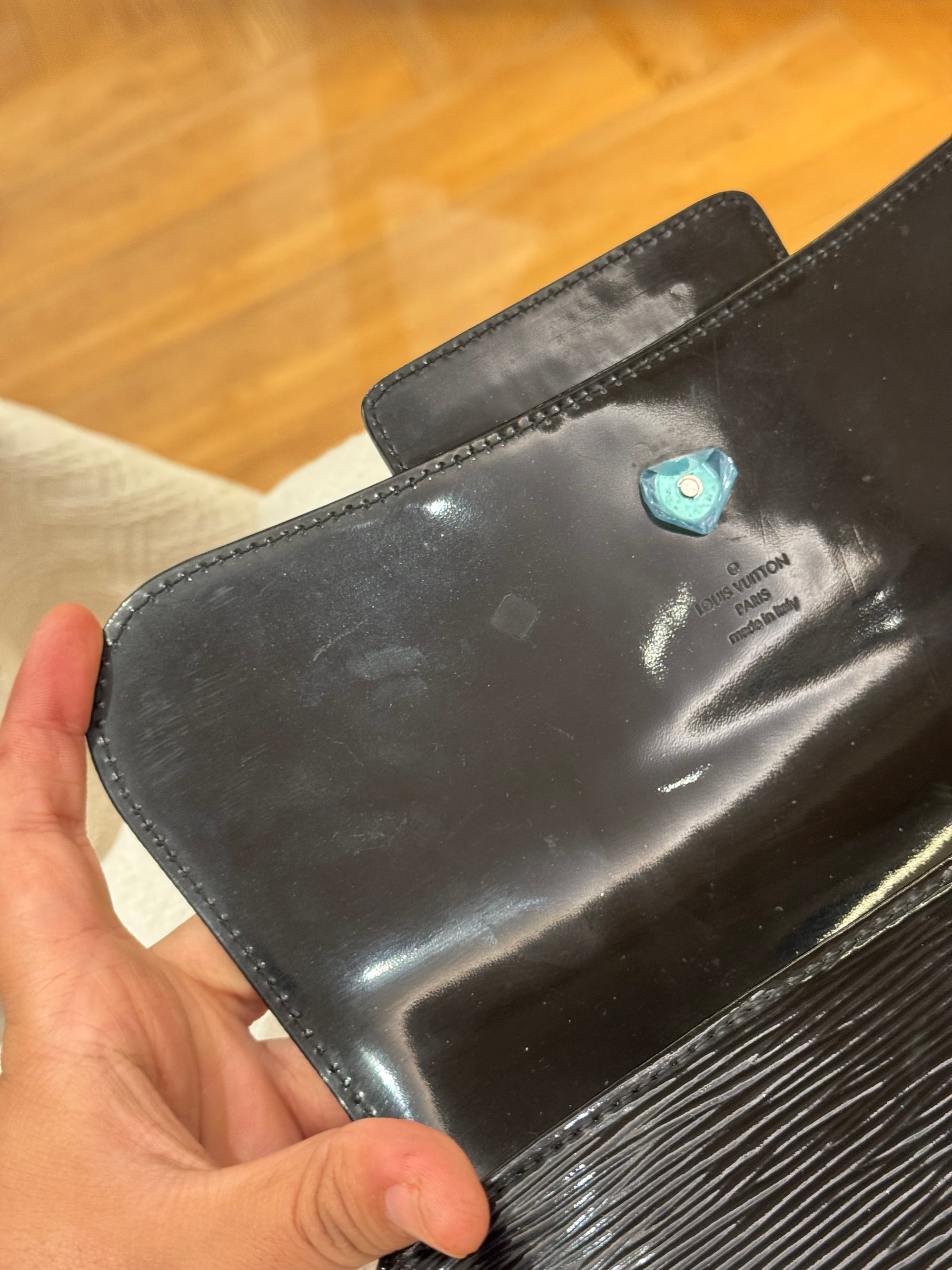 Louis Vuitton Sobe Epi Clutch