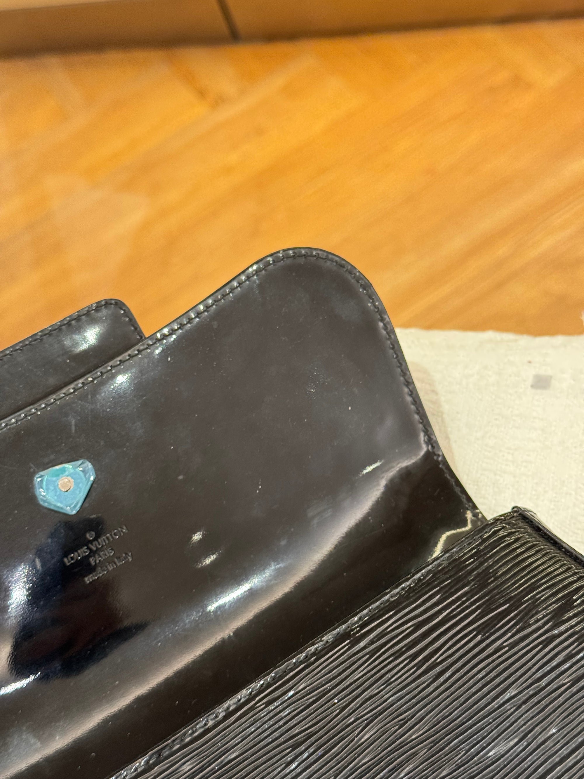 Louis Vuitton Sobe Epi Clutch