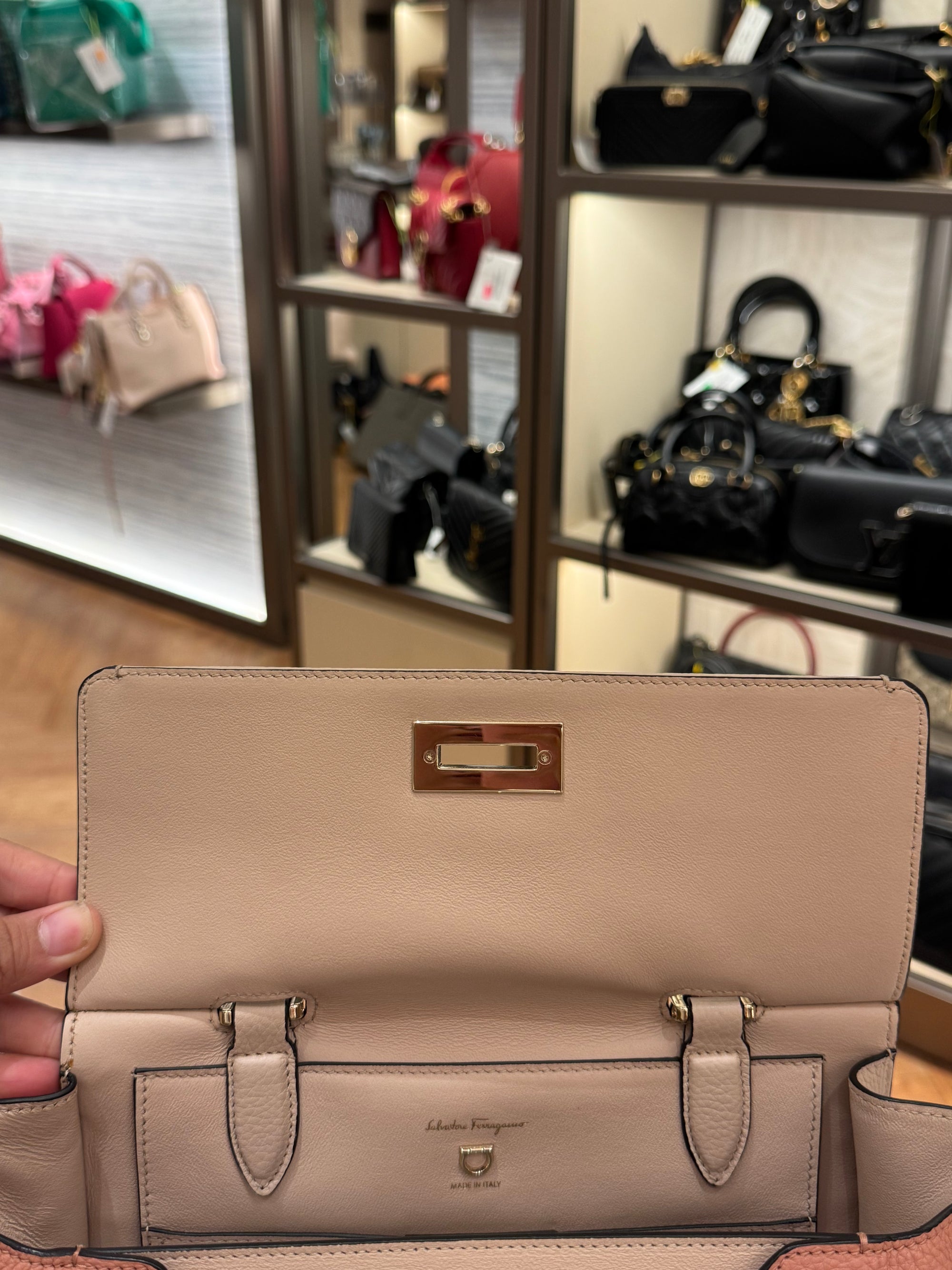 Salvatore Ferragamo Sofia Light Pink