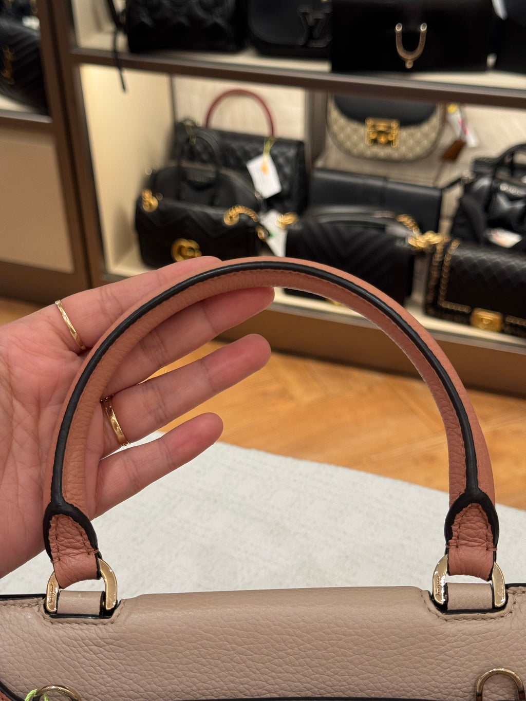 Salvatore Ferragamo Sofia Light Pink
