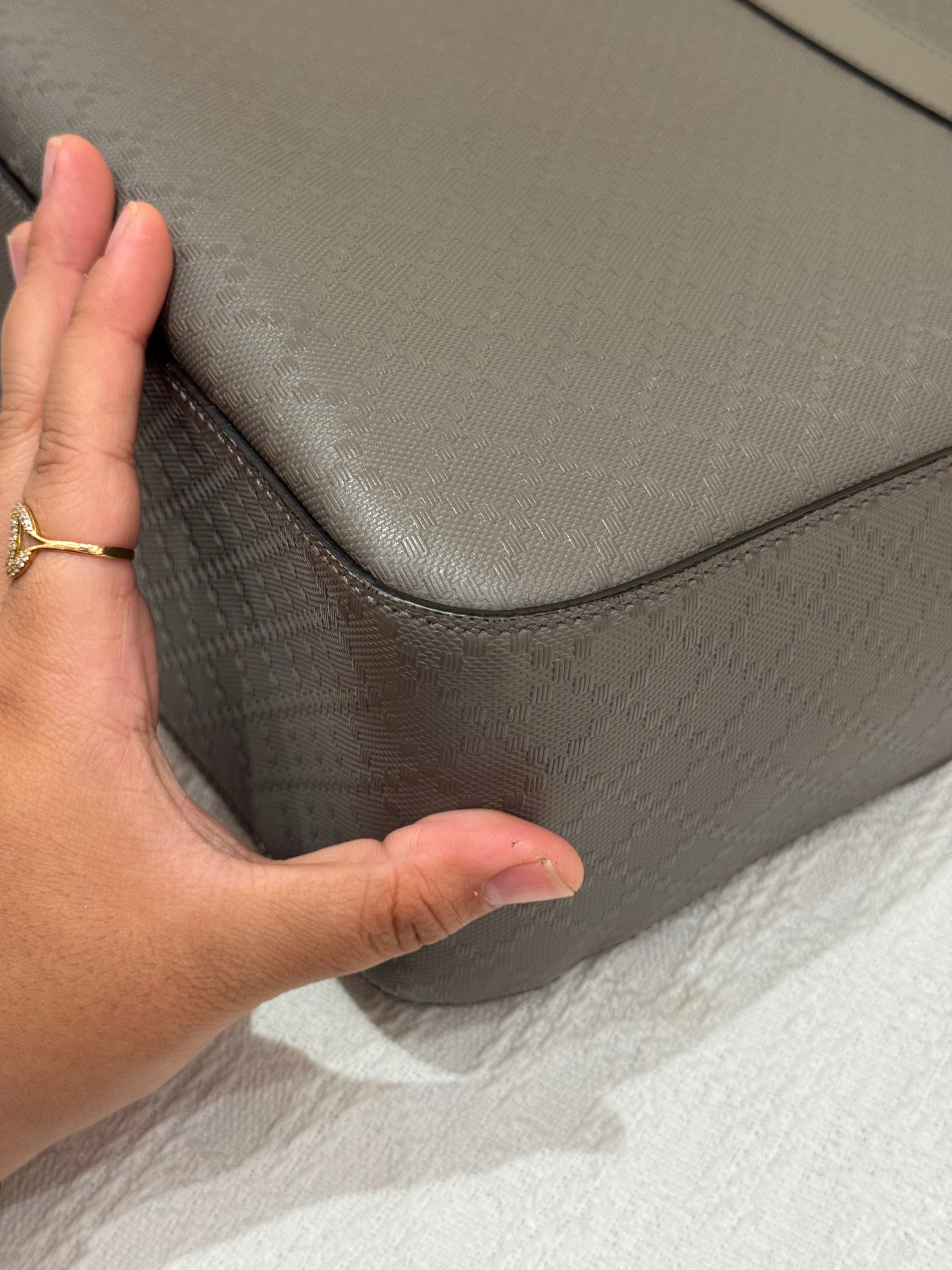 Gucci Mesenger Grey