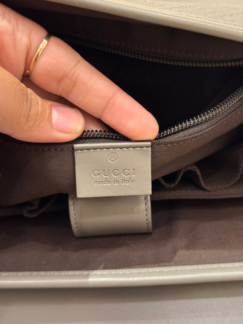 Gucci Mesenger Grey
