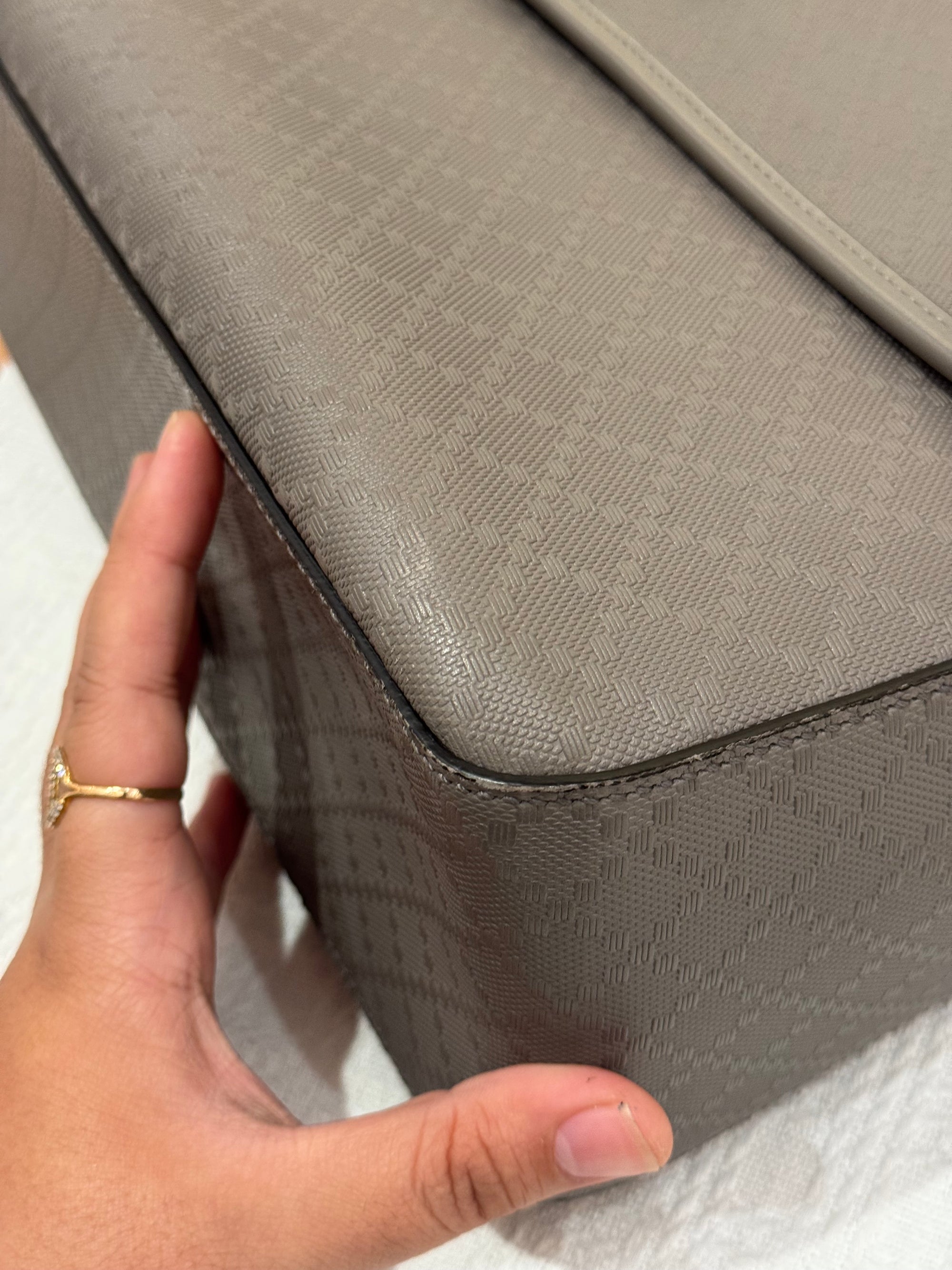 Gucci Mesenger Grey