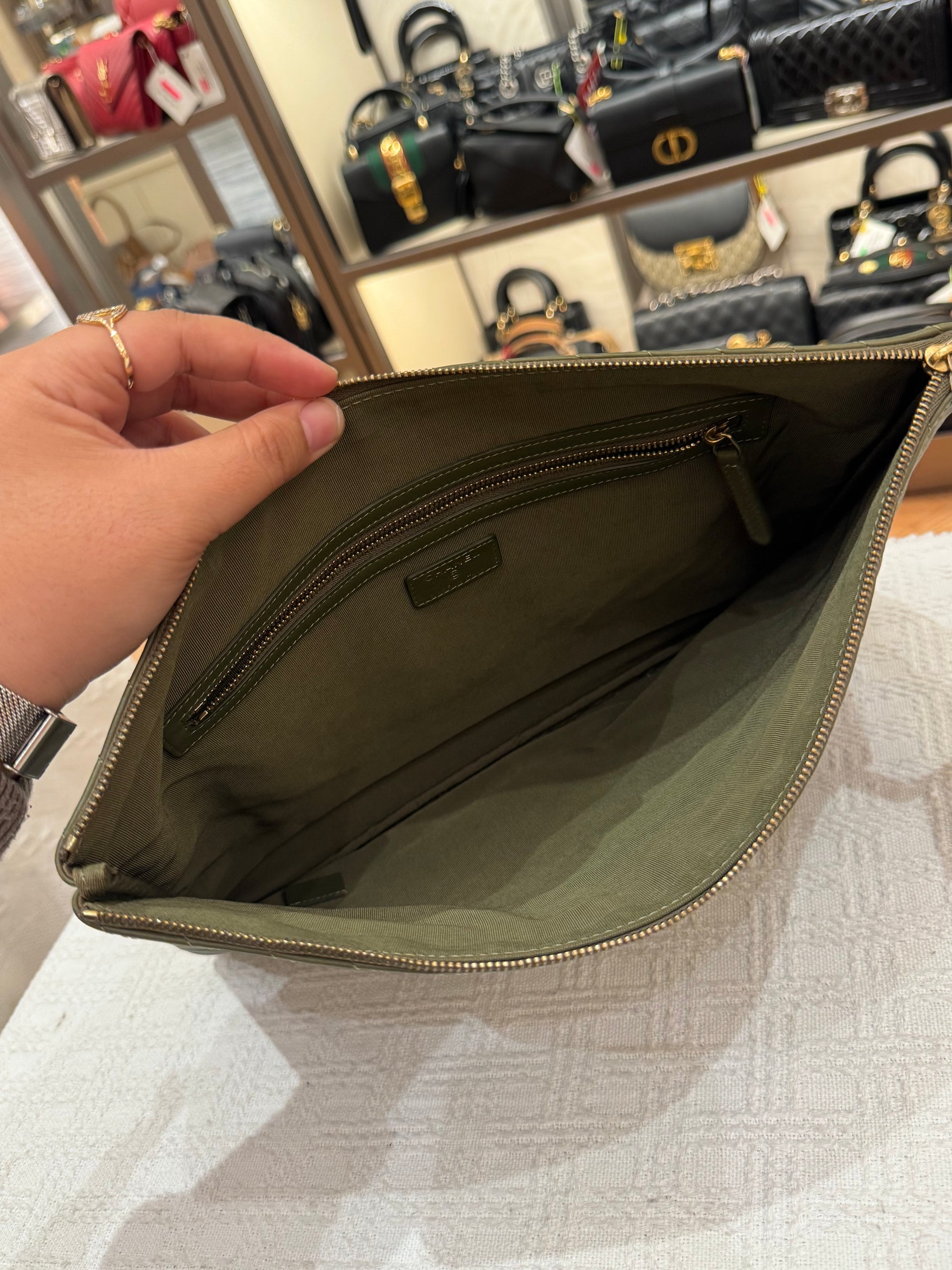 ChaneL O Case Large Pouch