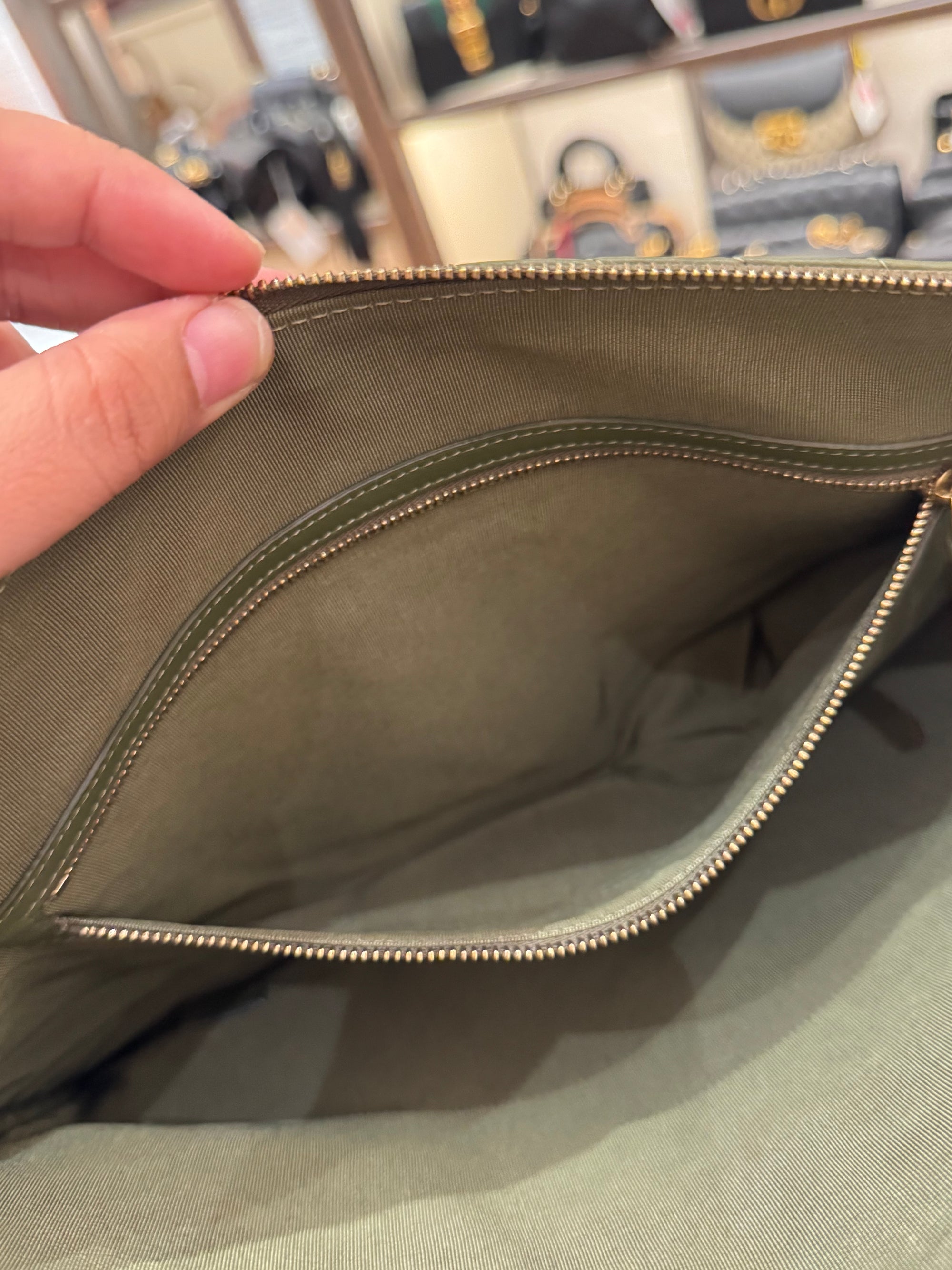 ChaneL O Case Large Pouch