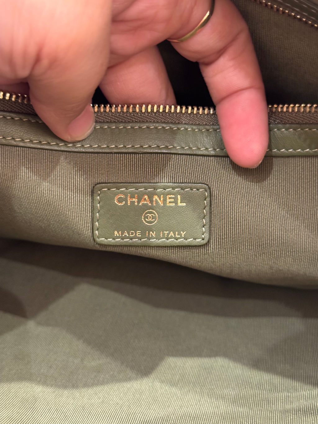 ChaneL O Case Large Pouch
