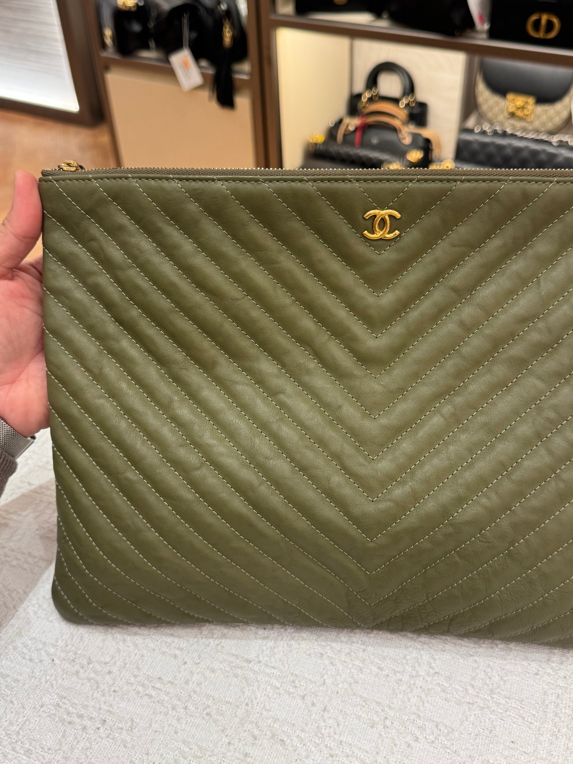 ChaneL O Case Large Pouch