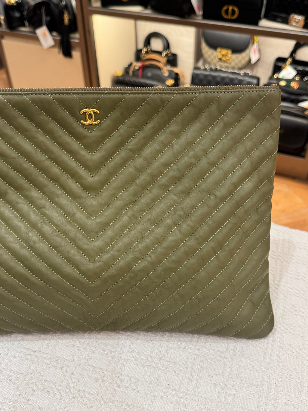 ChaneL O Case Large Pouch