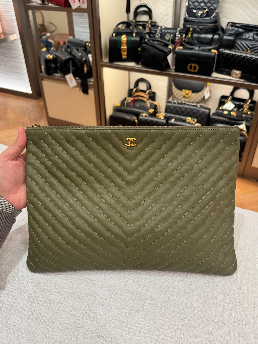 ChaneL O Case Large Pouch