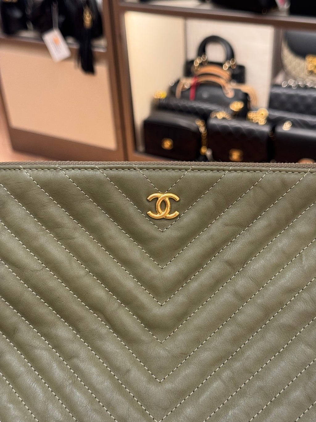 ChaneL O Case Large Pouch