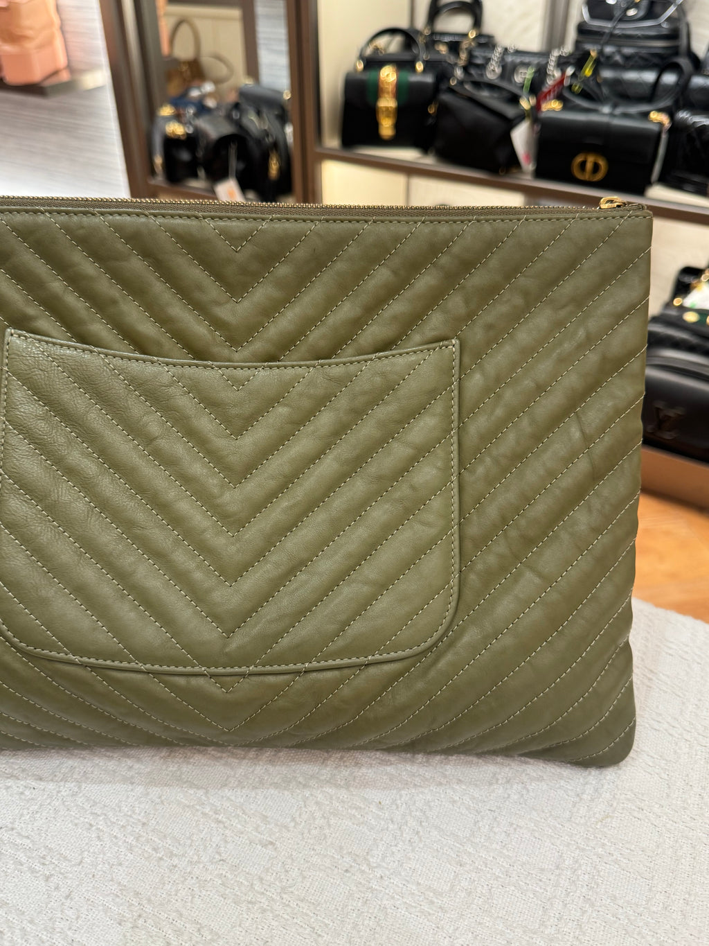 ChaneL O Case Large Pouch