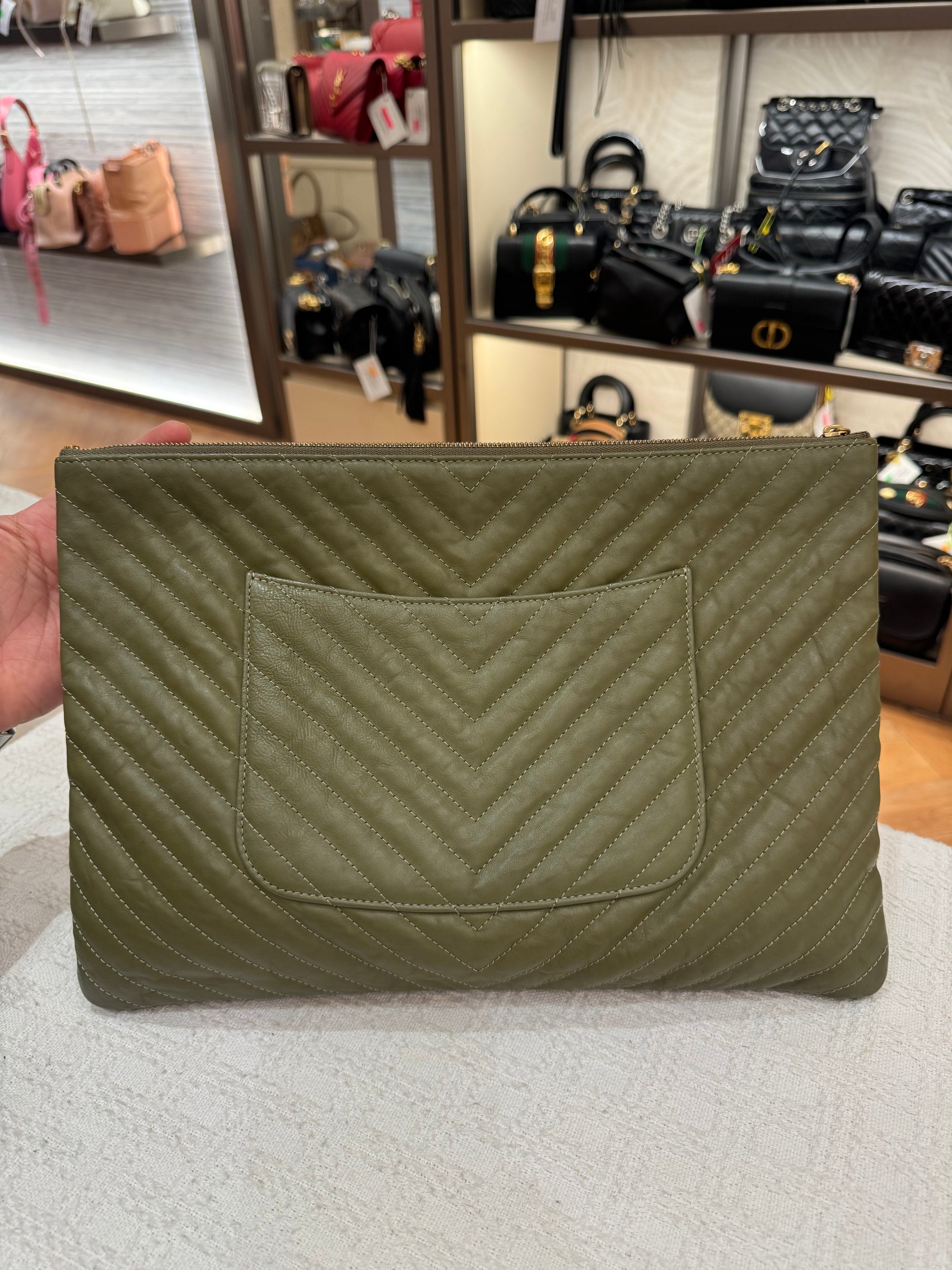 ChaneL O Case Large Pouch
