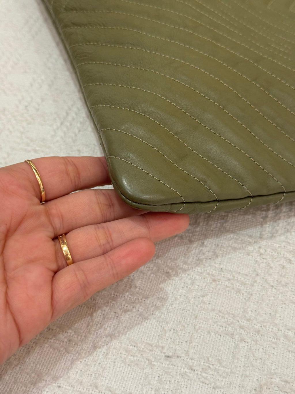 ChaneL O Case Large Pouch
