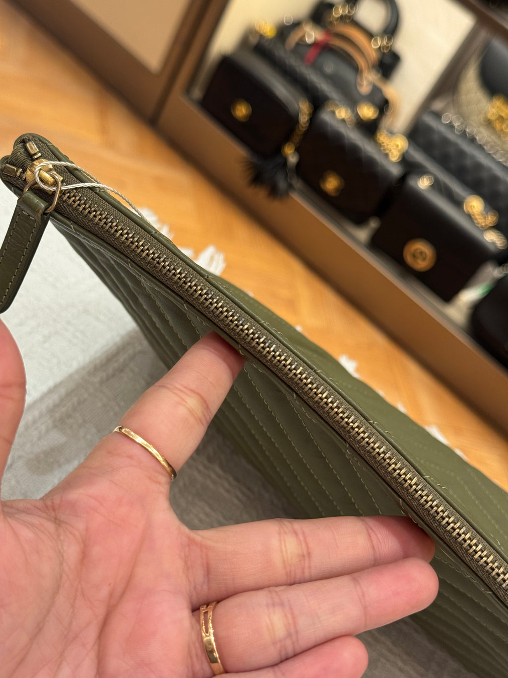 ChaneL O Case Large Pouch