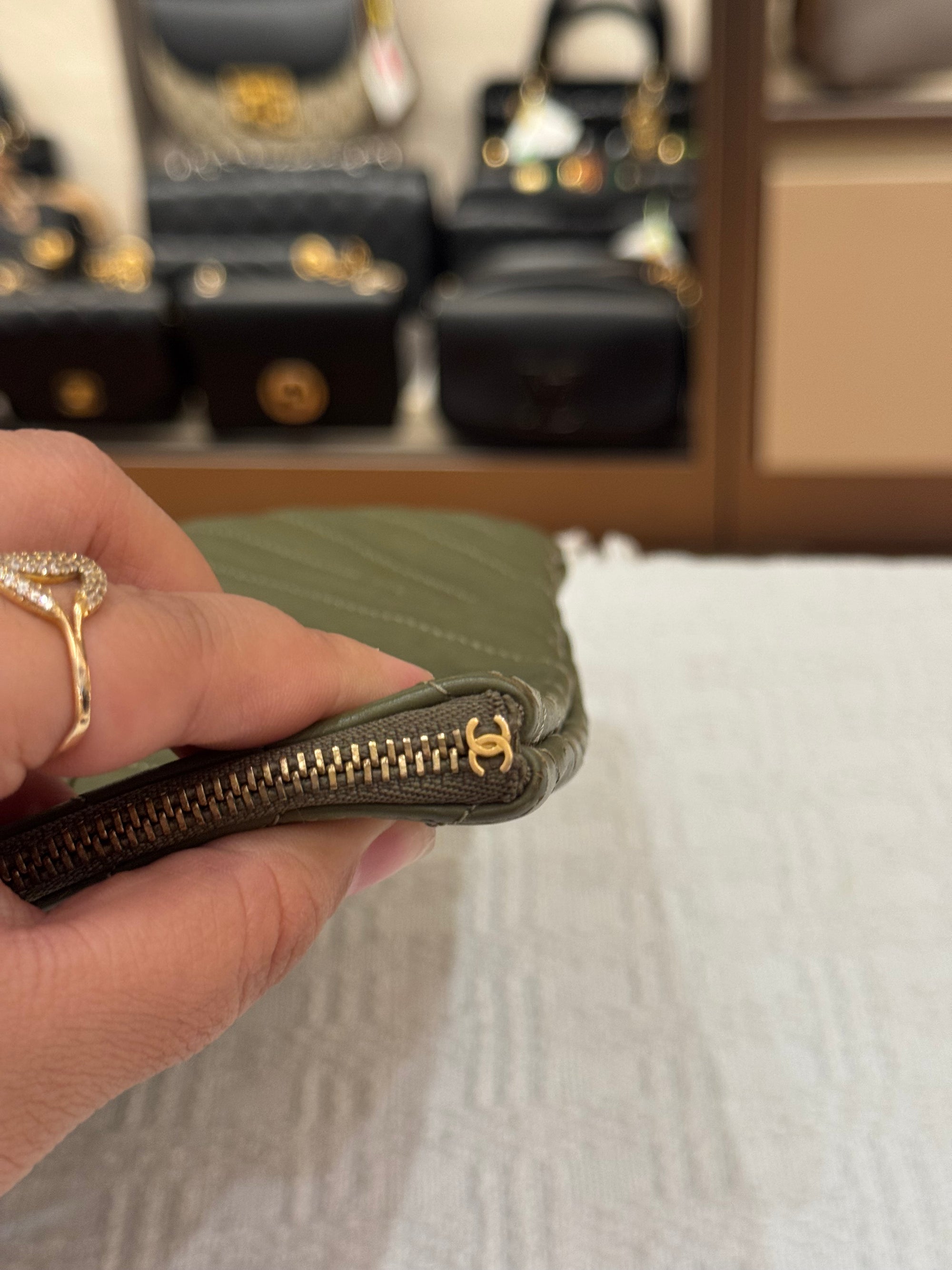 ChaneL O Case Large Pouch
