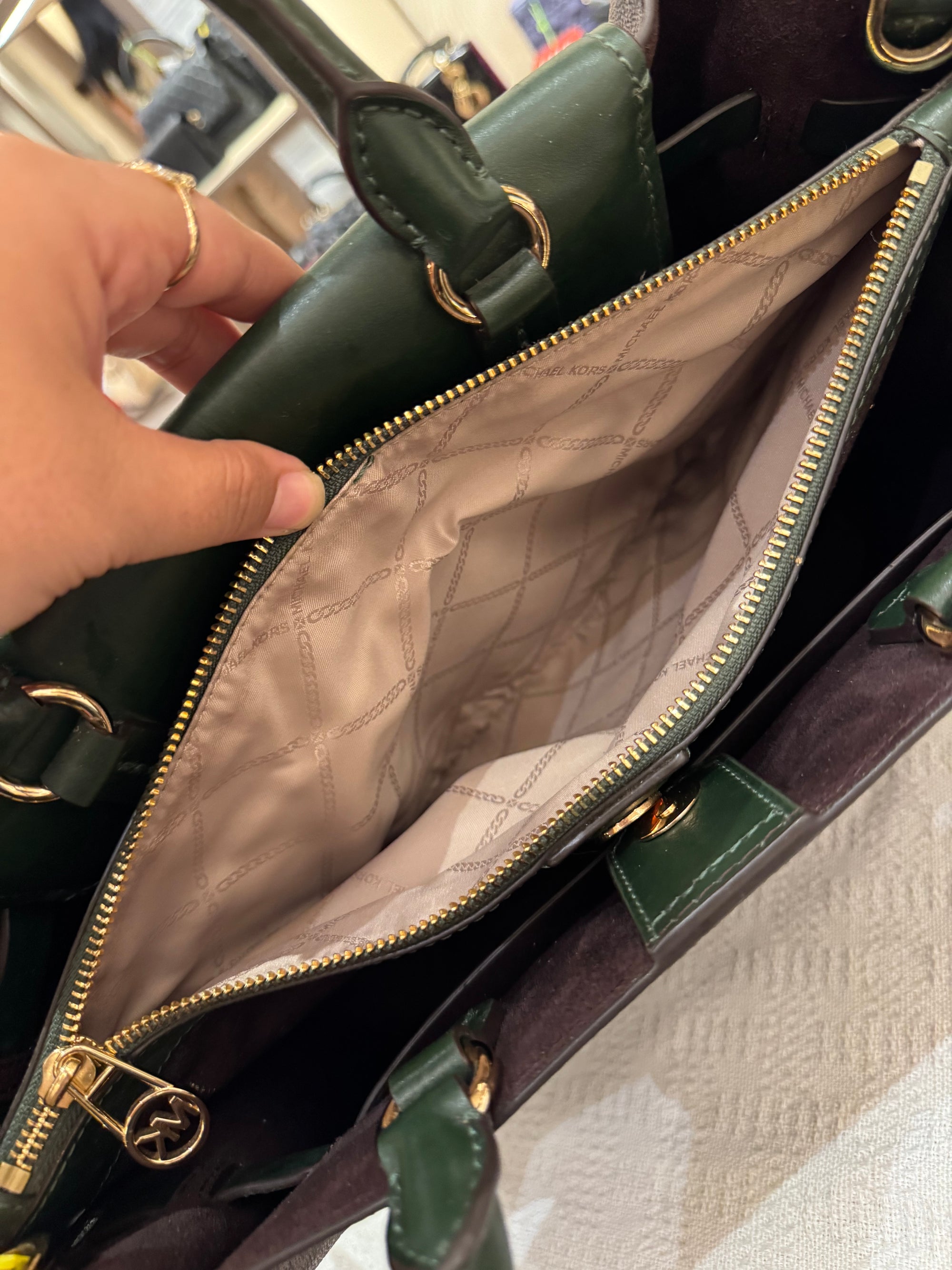 Michael Kors Hamilton Signature