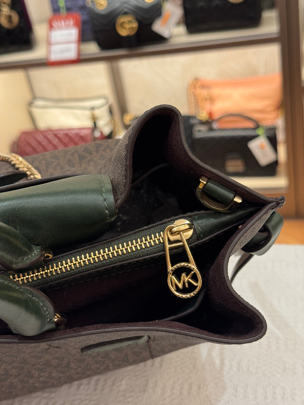 Michael Kors Hamilton Signature