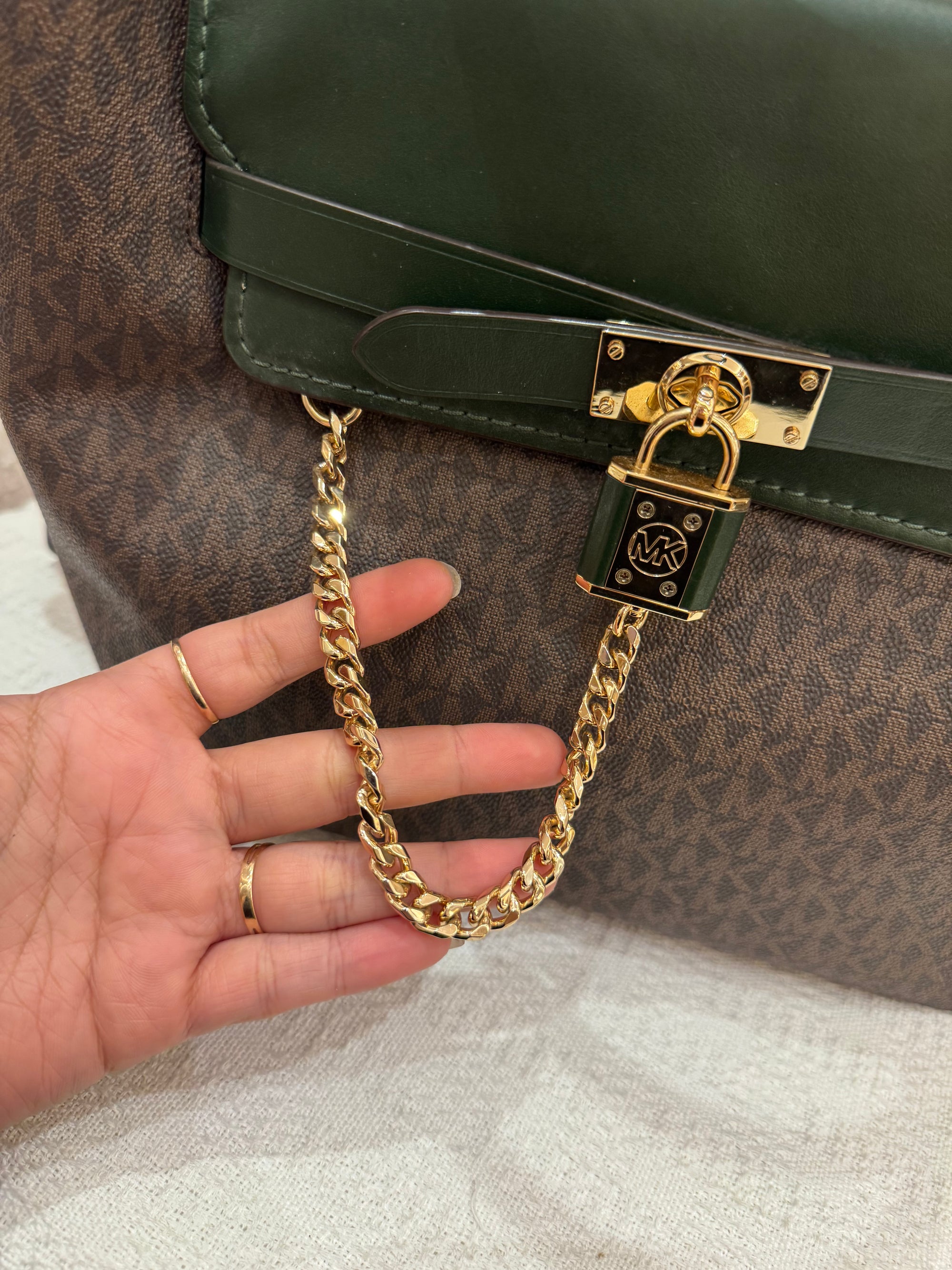 Michael Kors Hamilton Signature