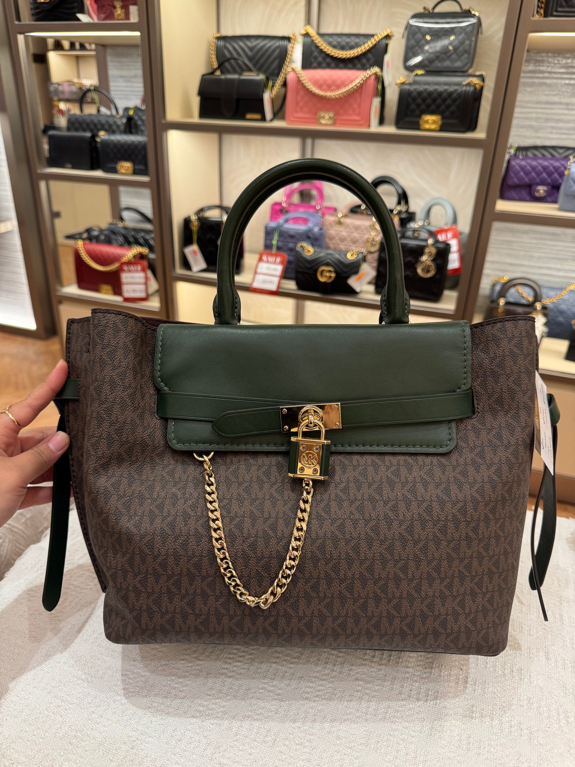 Michael Kors Hamilton Signature