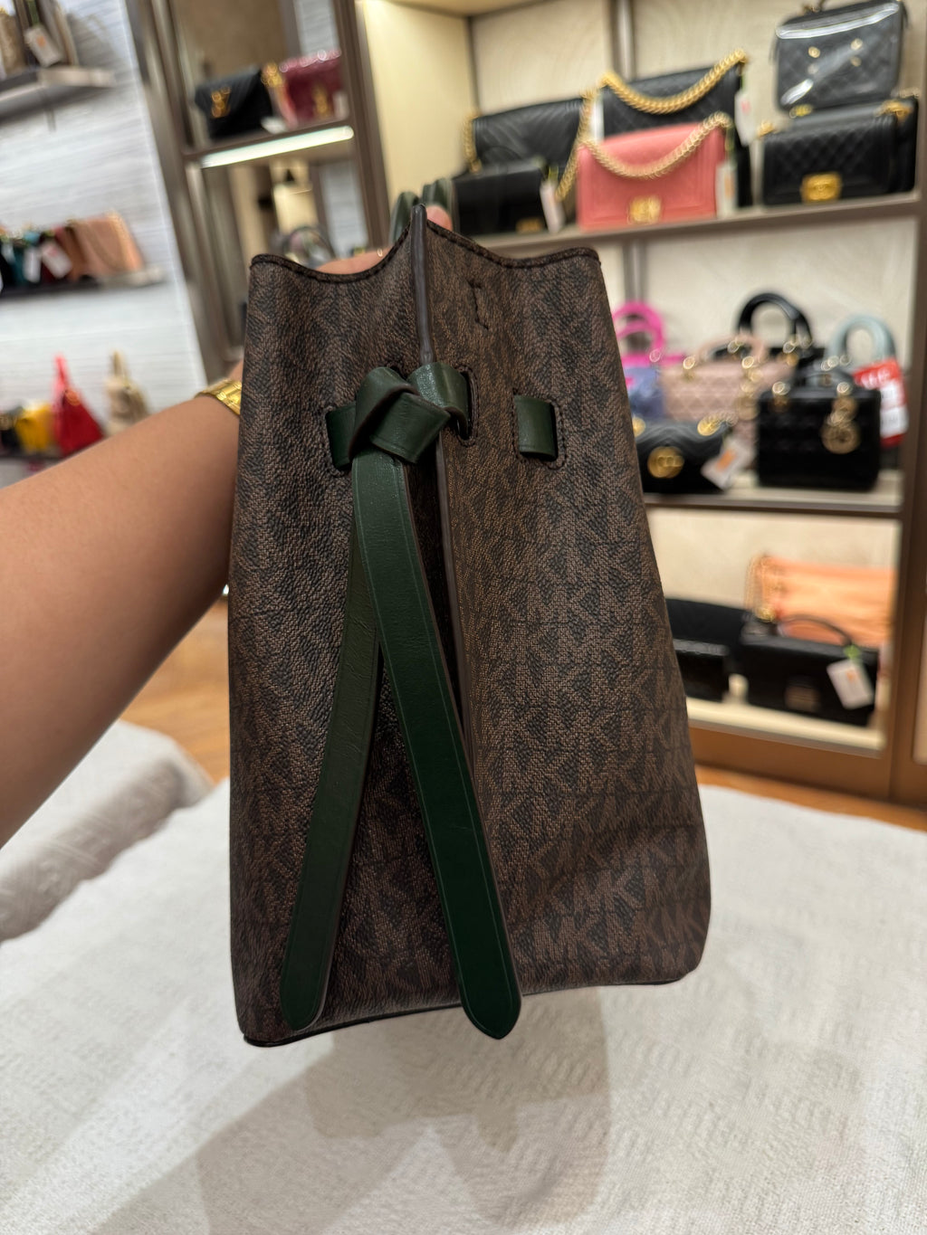 Michael Kors Hamilton Signature