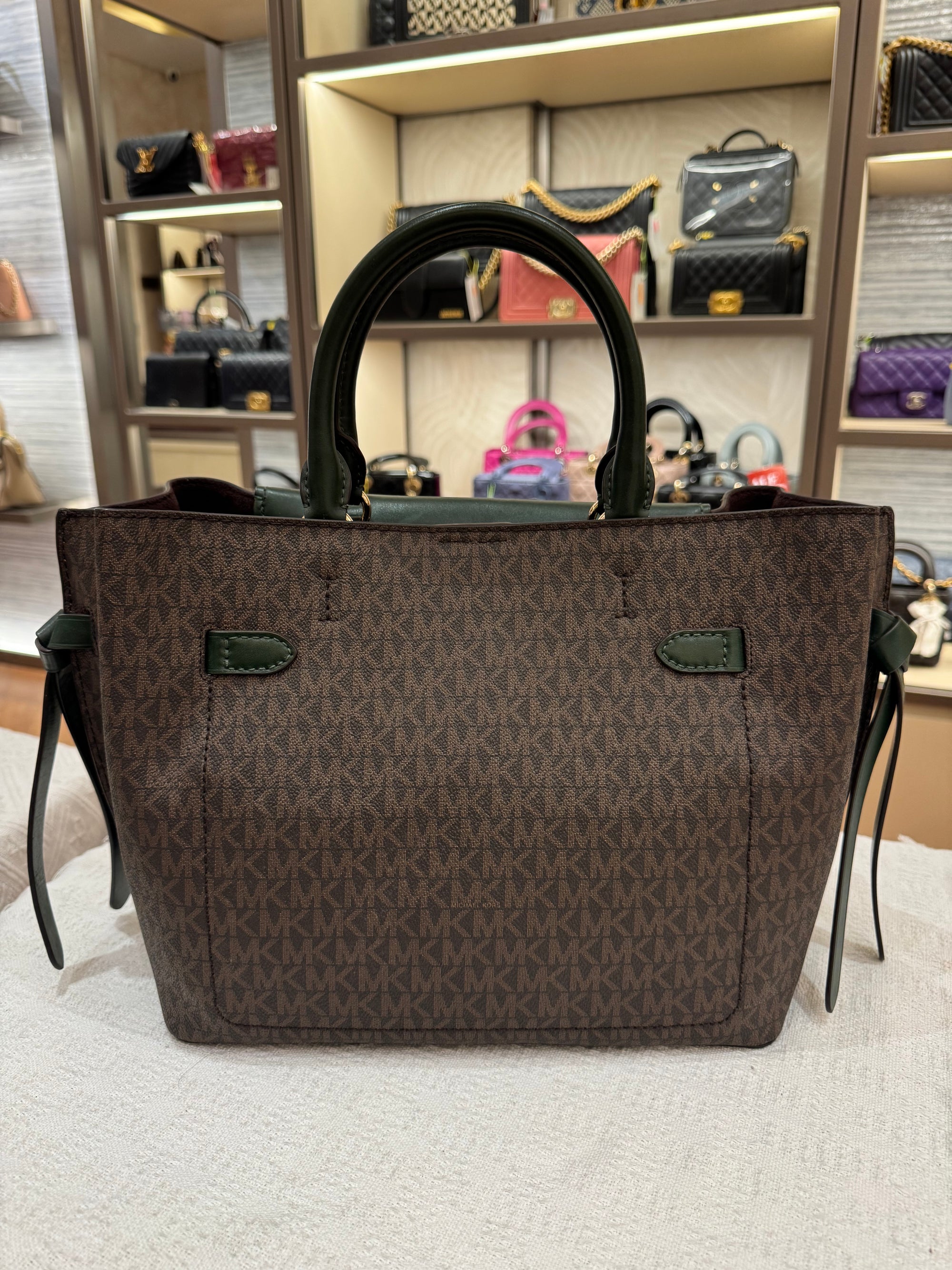 Michael Kors Hamilton Signature