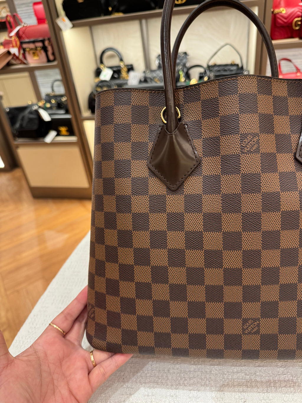 Louis Vuitton Kensington Damier