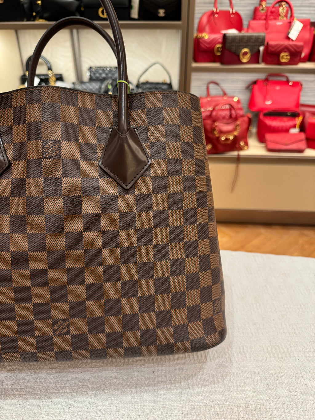 Louis Vuitton Kensington Damier