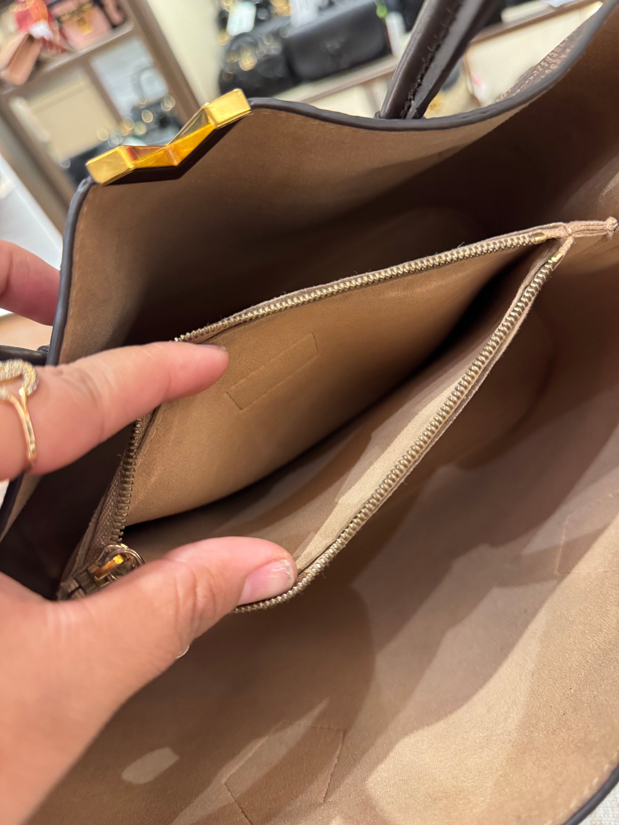Louis Vuitton Kensington Damier