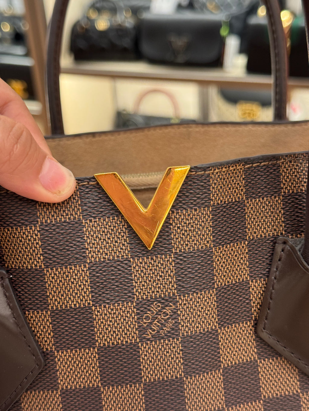 Louis Vuitton Kensington Damier