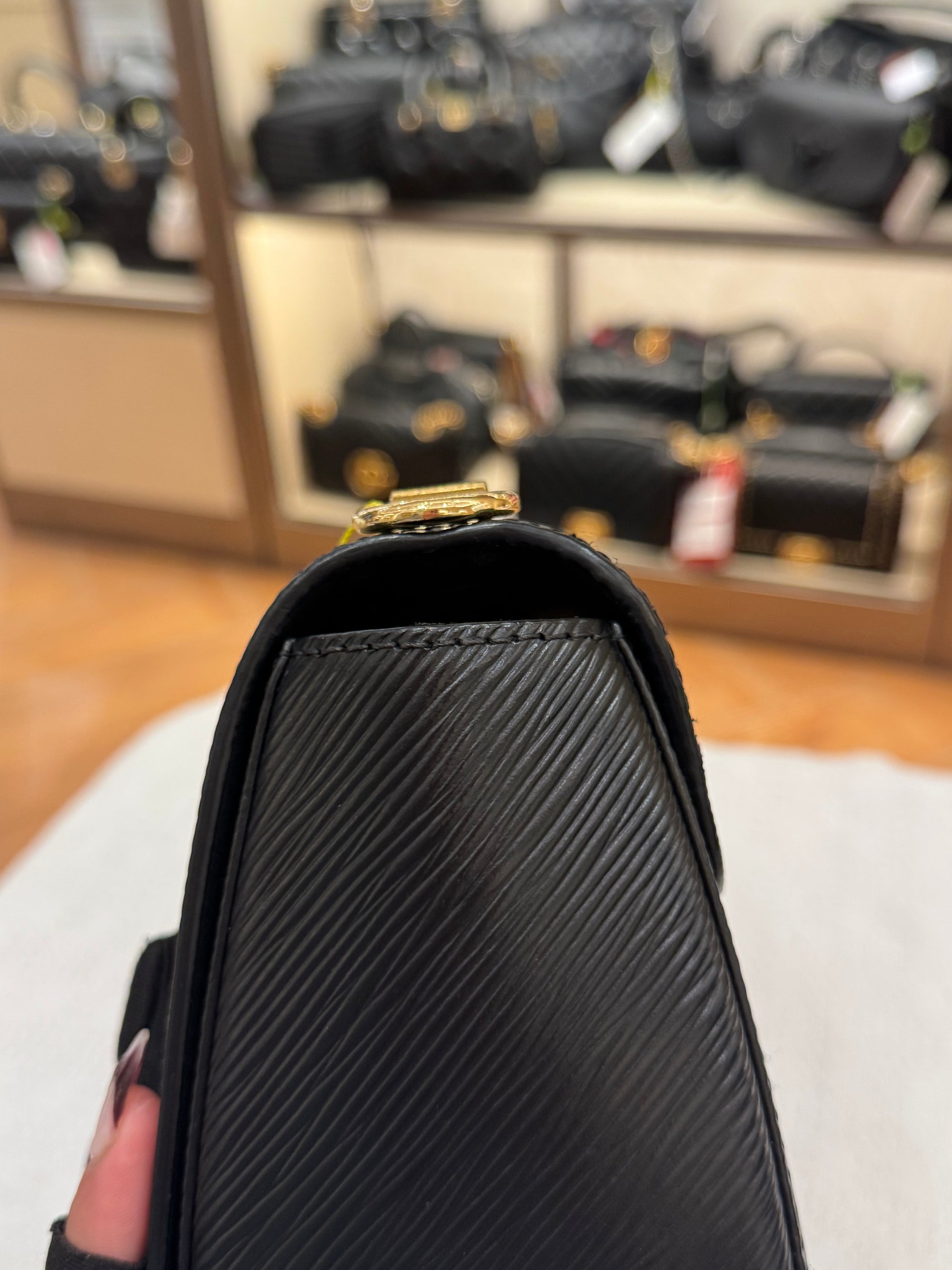 Louis Vuitton Twist Epi Leather MM Black