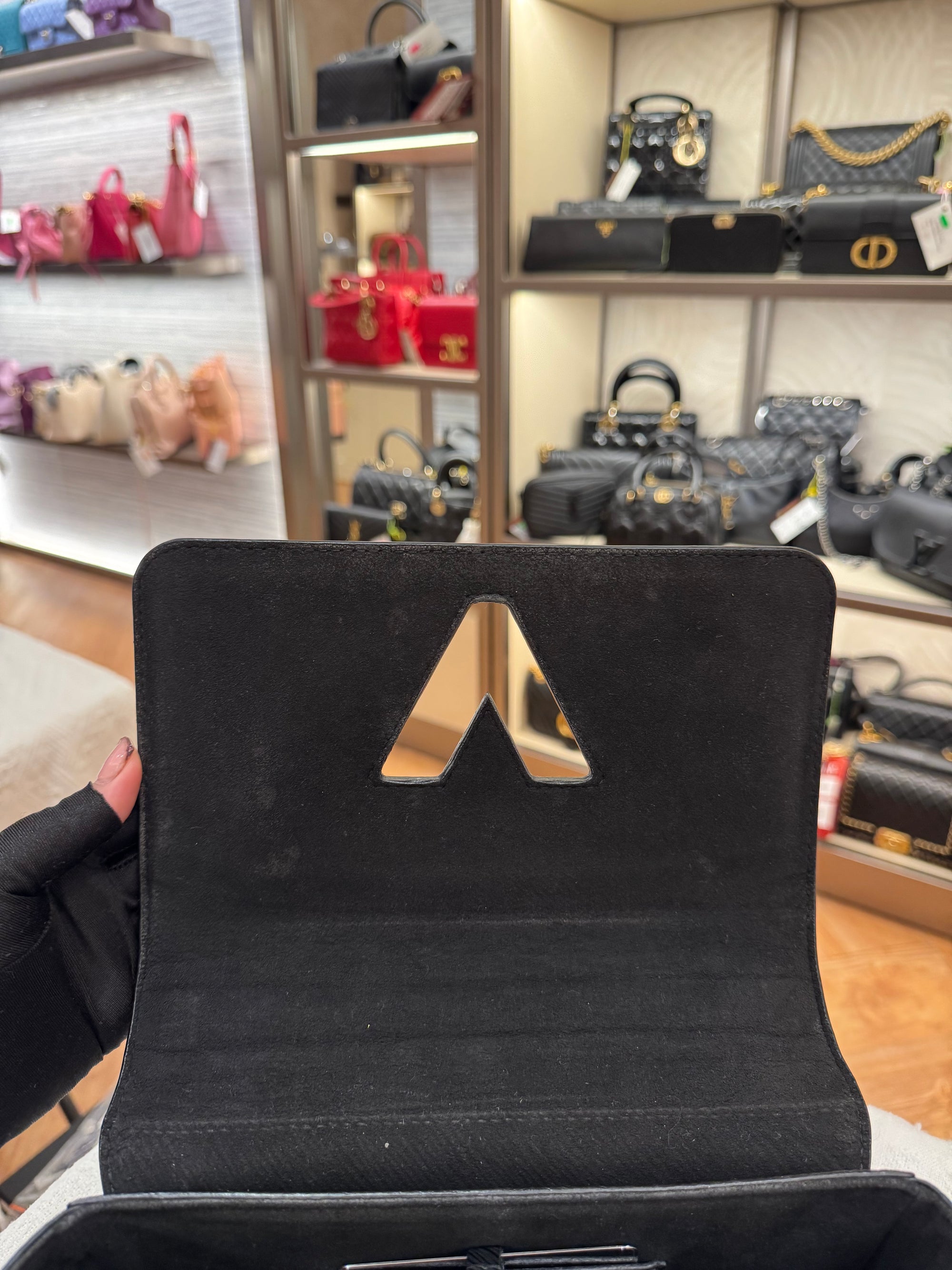 Louis Vuitton Twist Epi Leather MM Black
