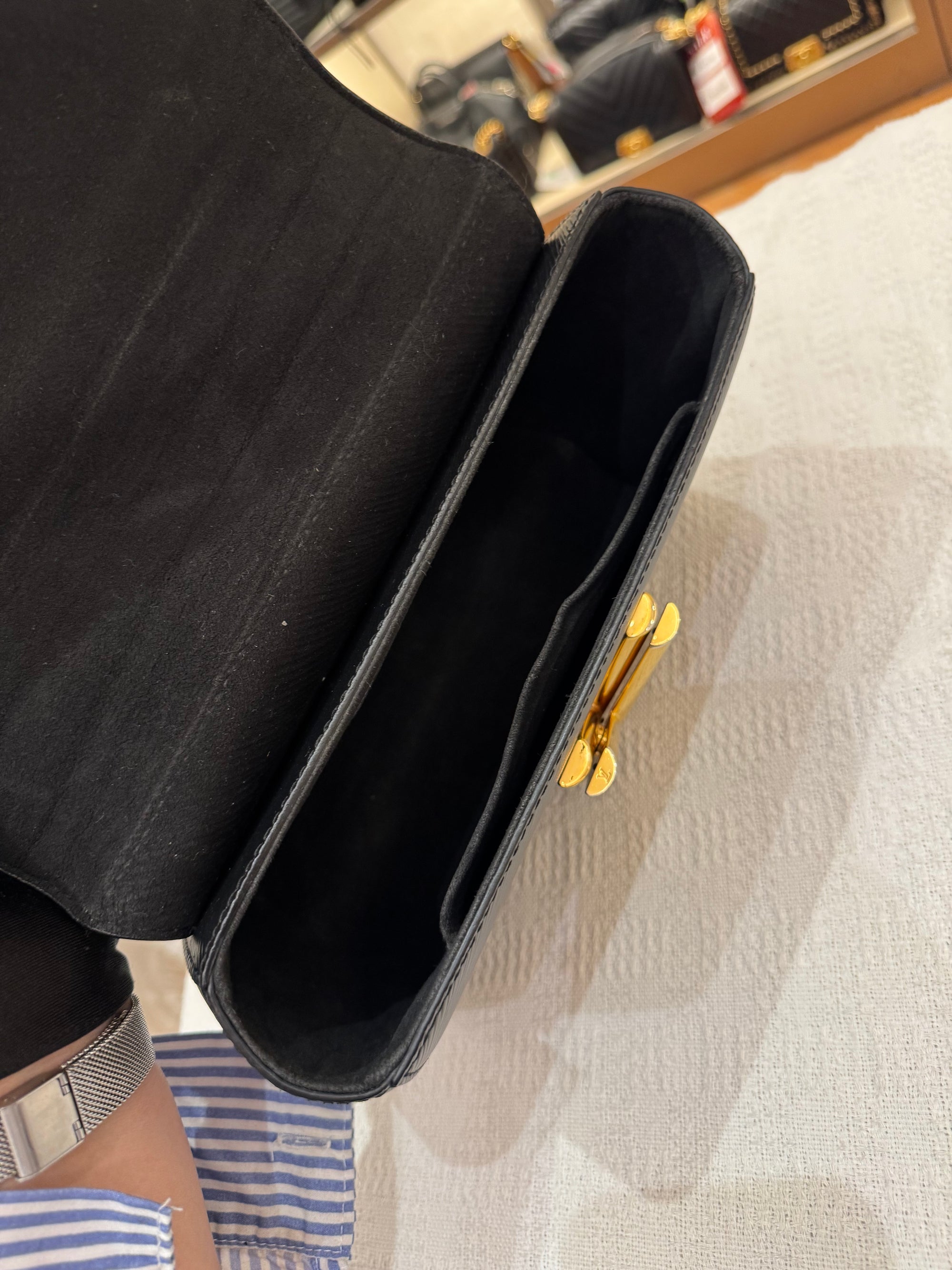Louis Vuitton Twist Epi Leather MM Black