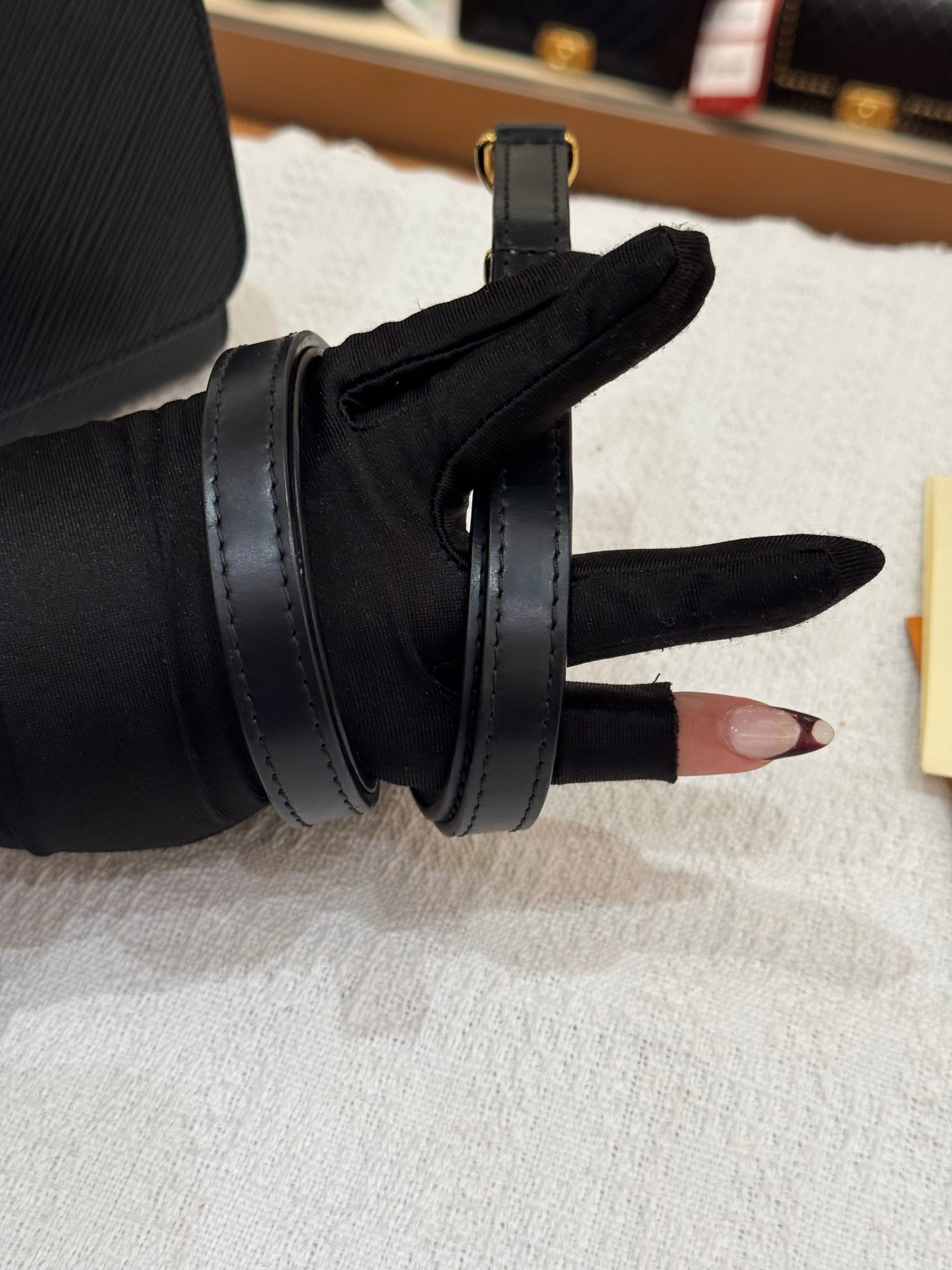 Louis Vuitton Twist Epi Leather MM Black