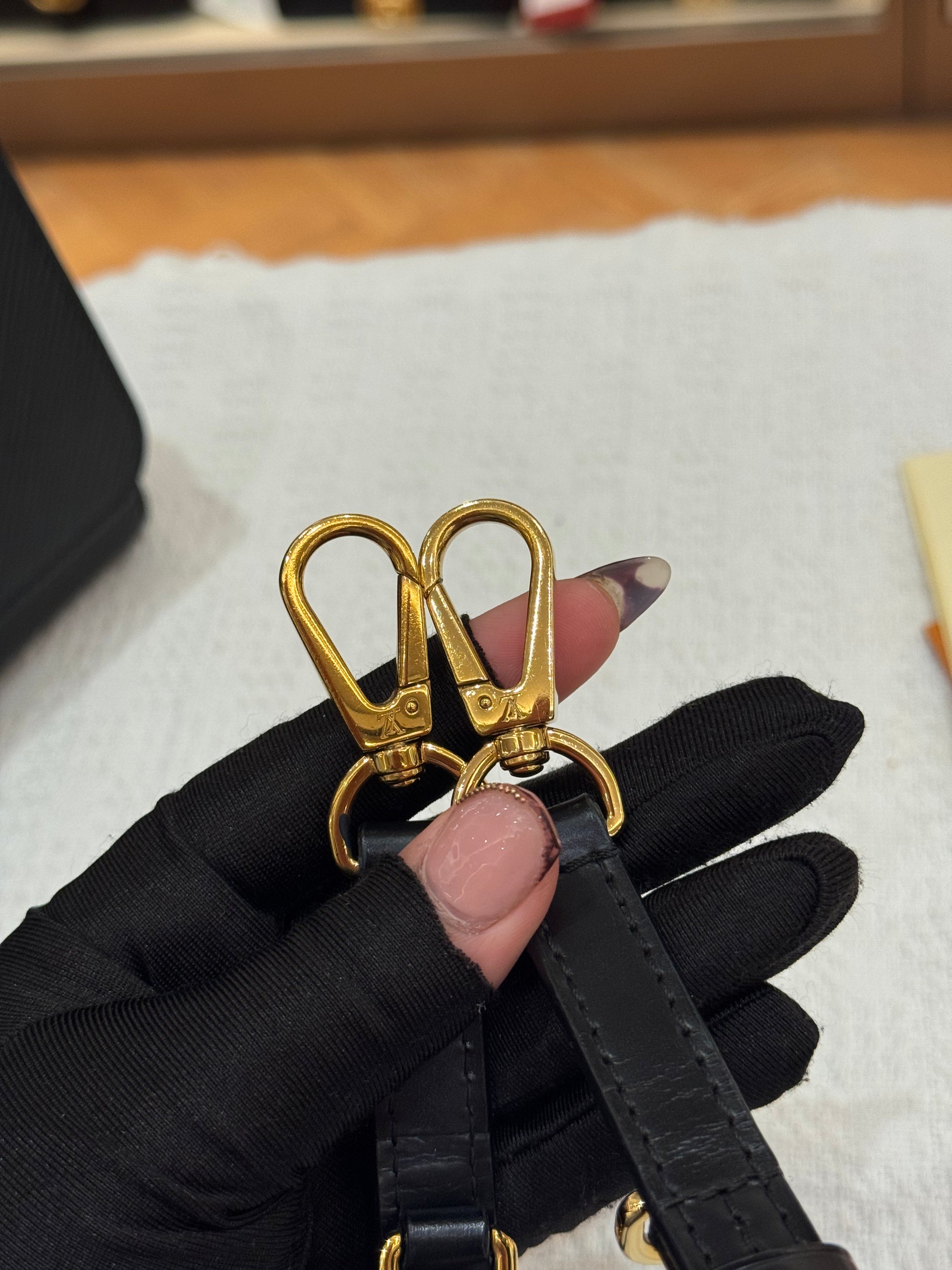 Louis Vuitton Twist Epi Leather MM Black