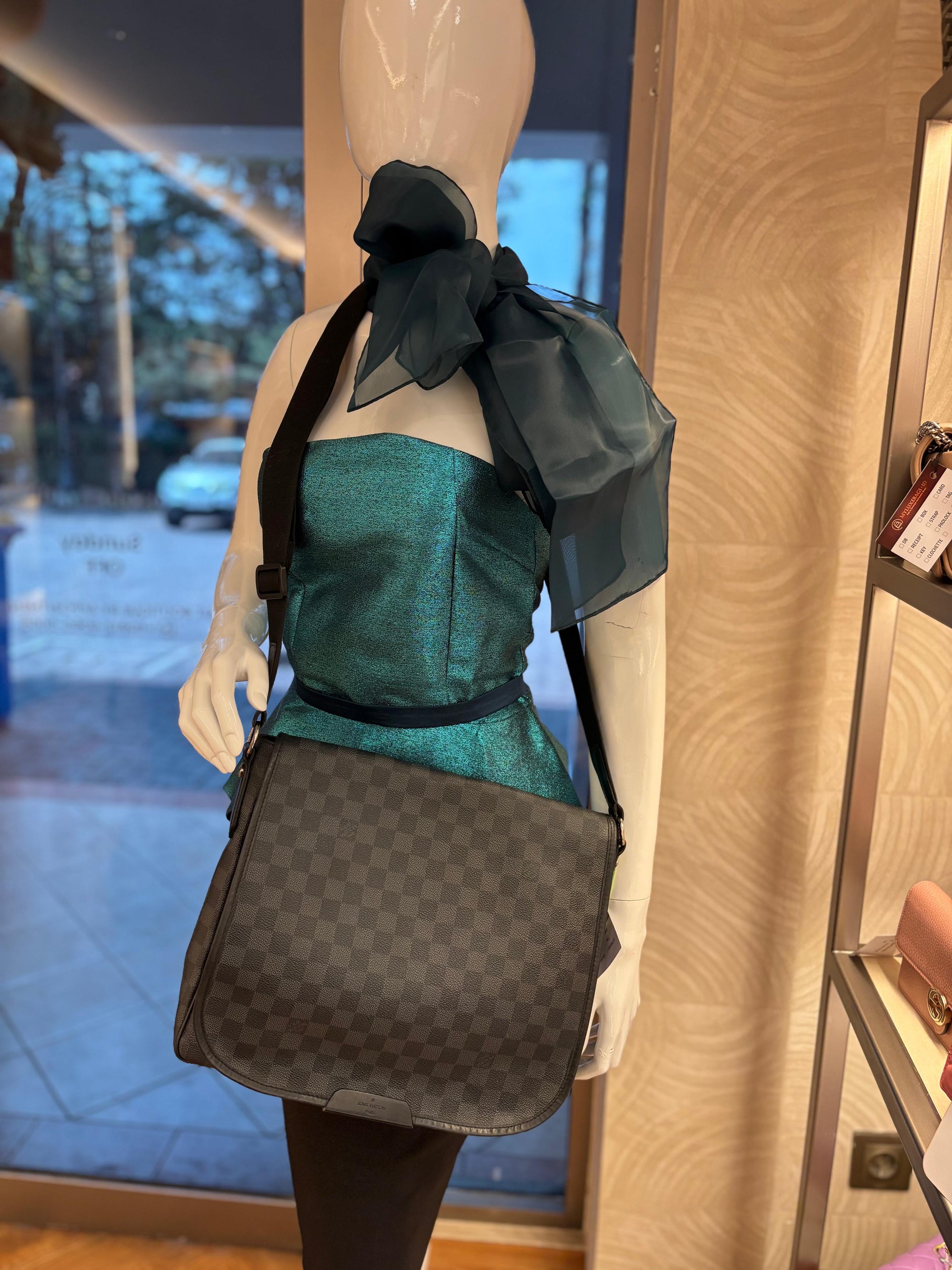 Louis Vuitton Danie Messenger Damier Graphite