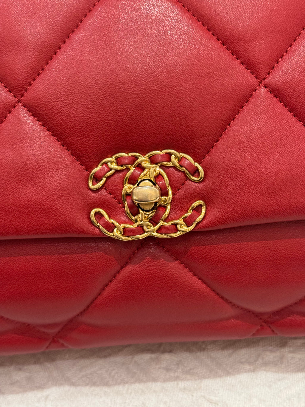 Chanel 19 Medium