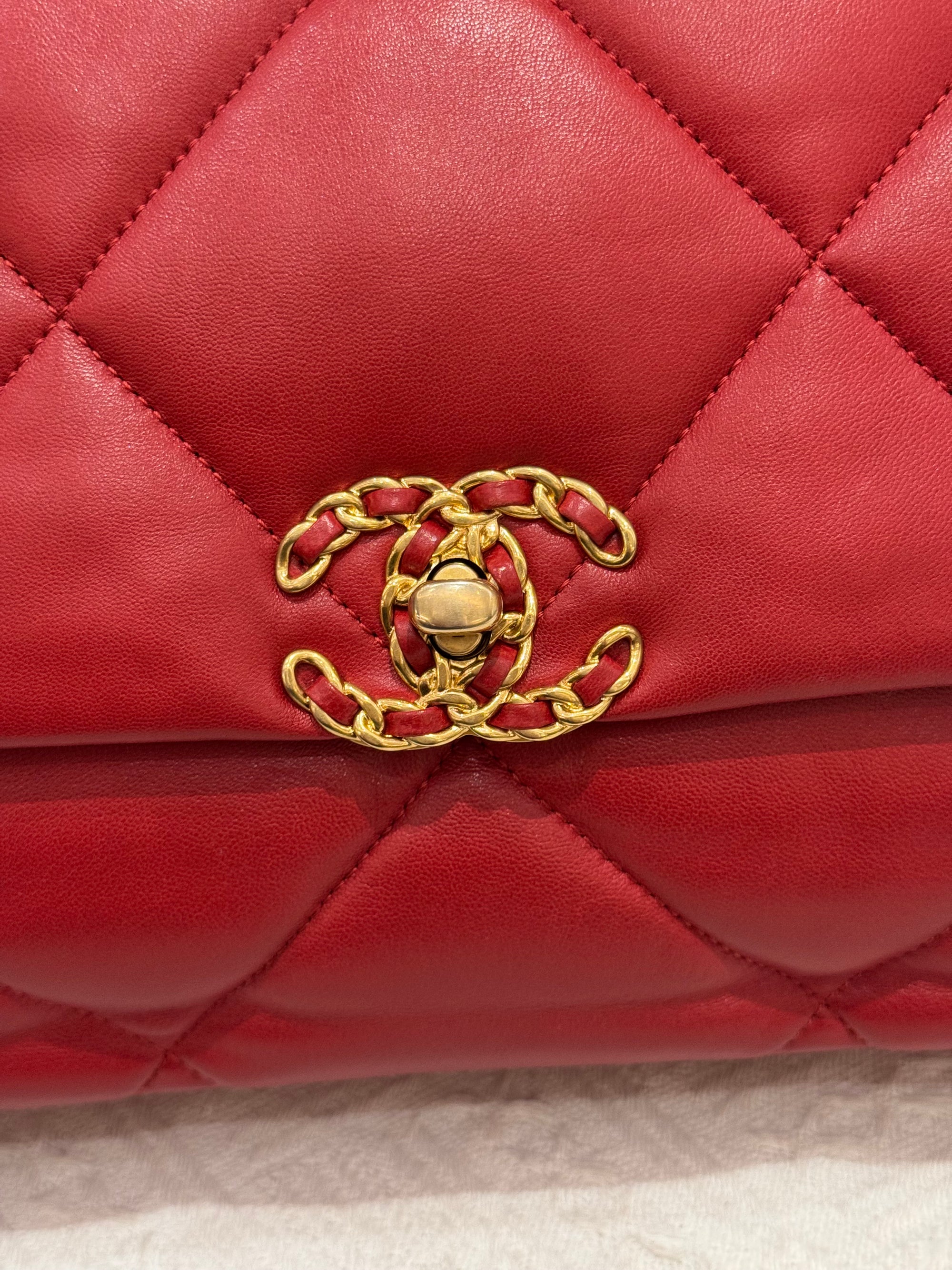 Chanel 19 Medium
