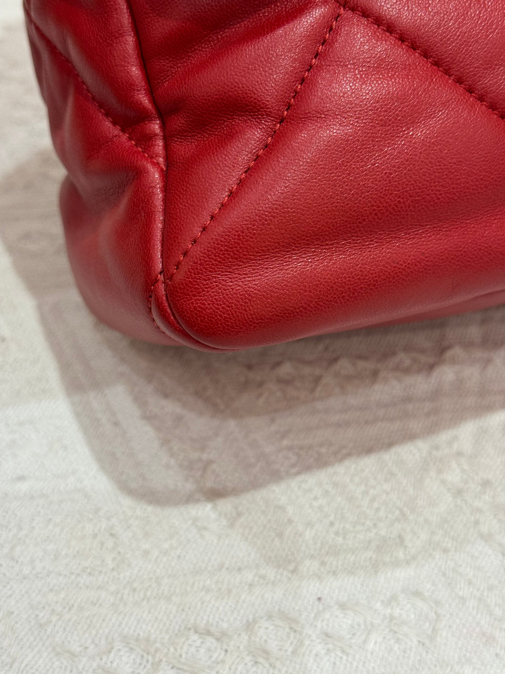 Chanel 19 Medium